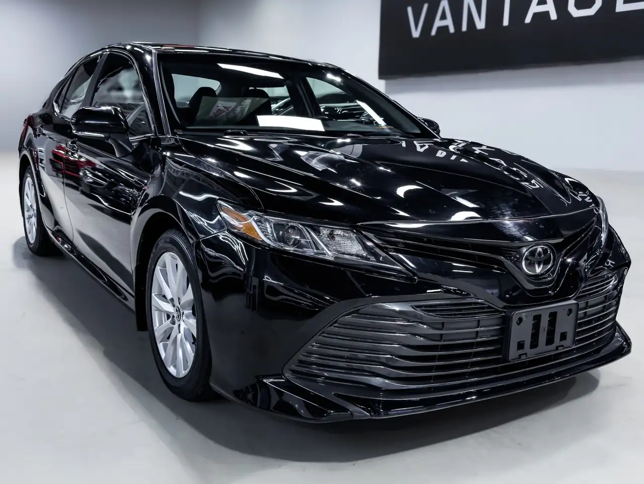 Toyota Camry снимка Toyota Camry