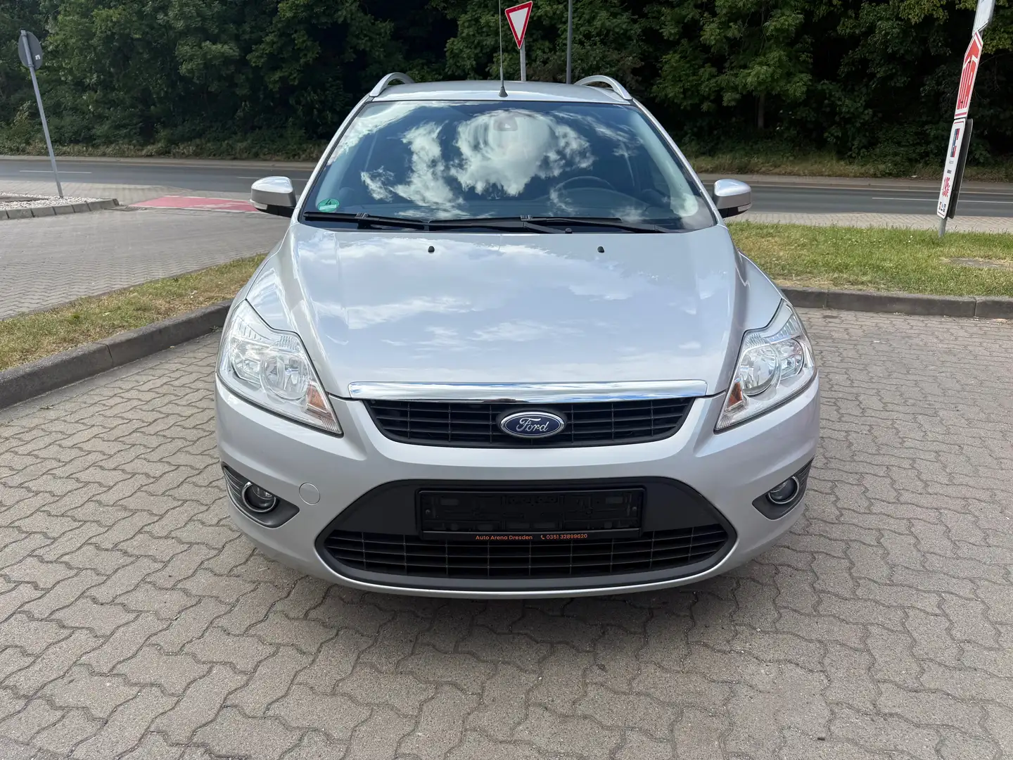 Ford Focus 1,6 TÜV / NEU / BIS / 05/2025 Stříbrná - 2