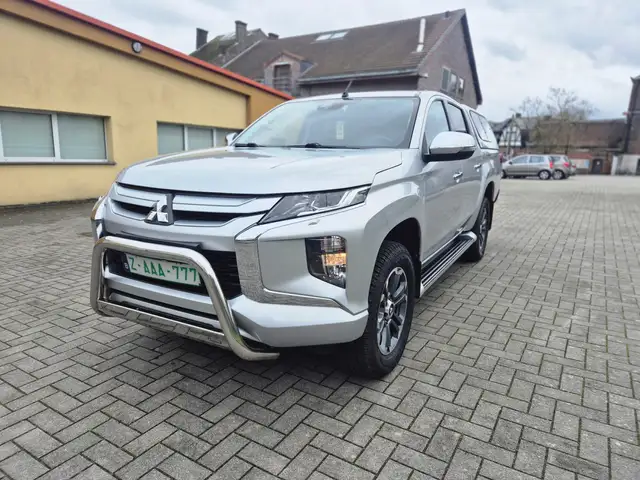 Mitsubishi L200 2.3 DI-D 4WD-II Instyle Edit.One(EU6d-T)