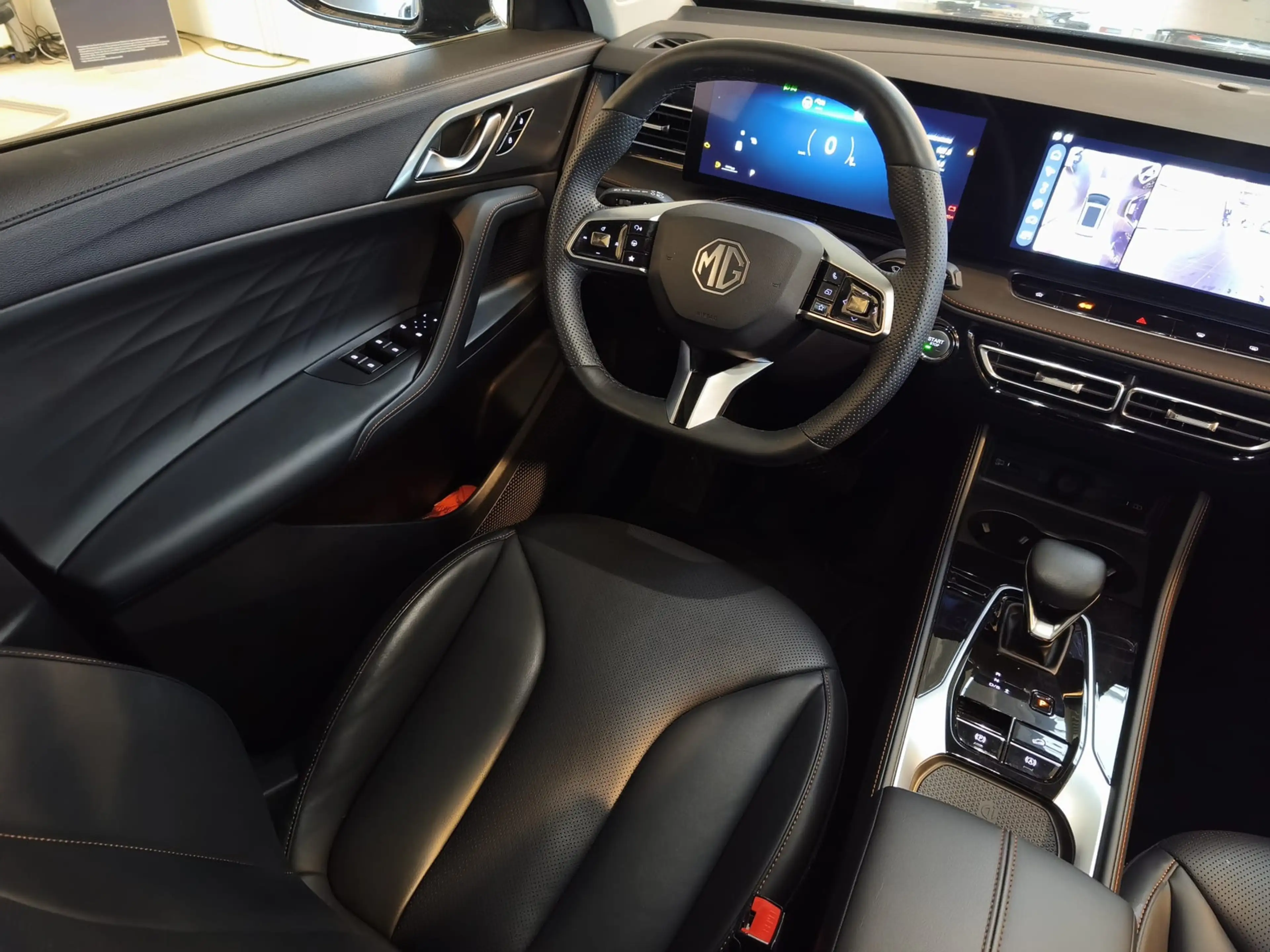 MG HS 1.5 T GDI 125 kW Luxury Aut./LED/LEDER/|360° — photo 13