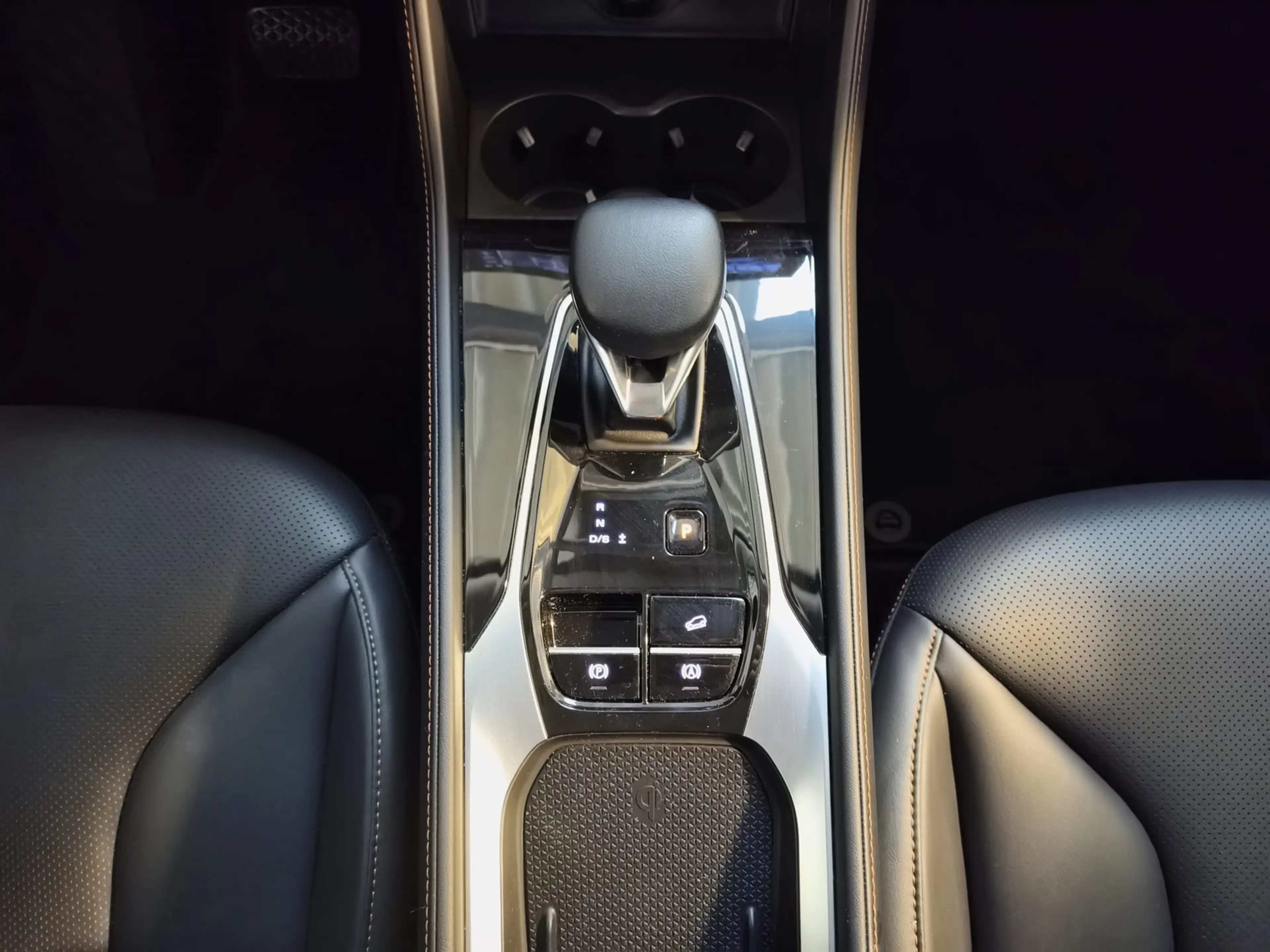 MG HS 1.5 T GDI 125 kW Luxury Aut./LED/LEDER/|360° — photo 10