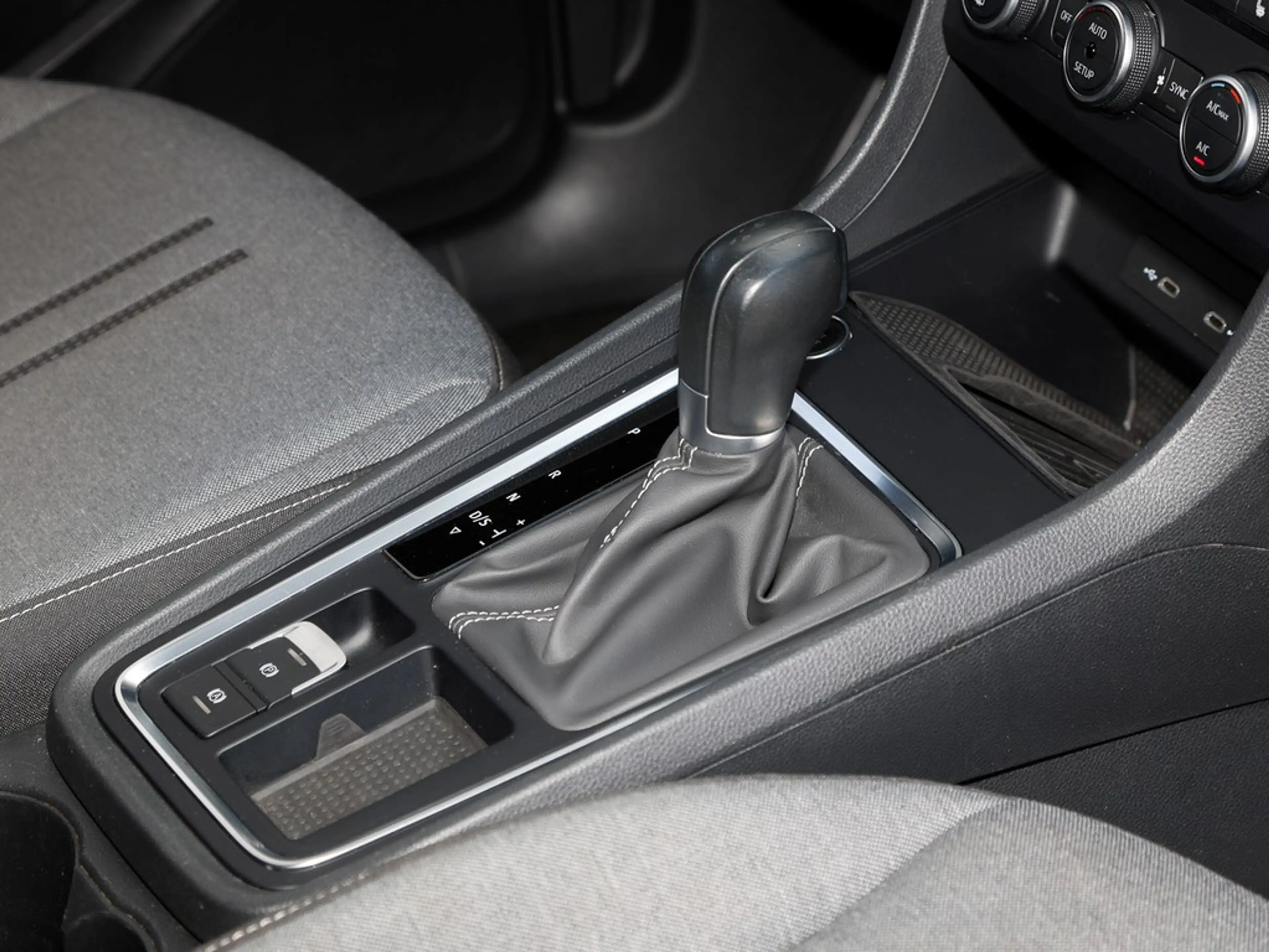 SEAT Ateca 2.0 TDI DSG AHK, Kamera, Sitzheizung — photo 9