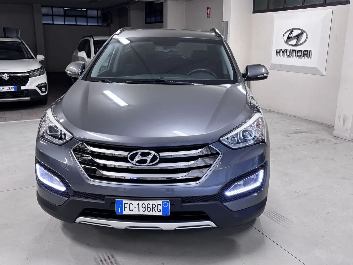 Hyundai SANTA FE Santa Fe 2.0 CRDi 4WD Comfort Grijs - 2