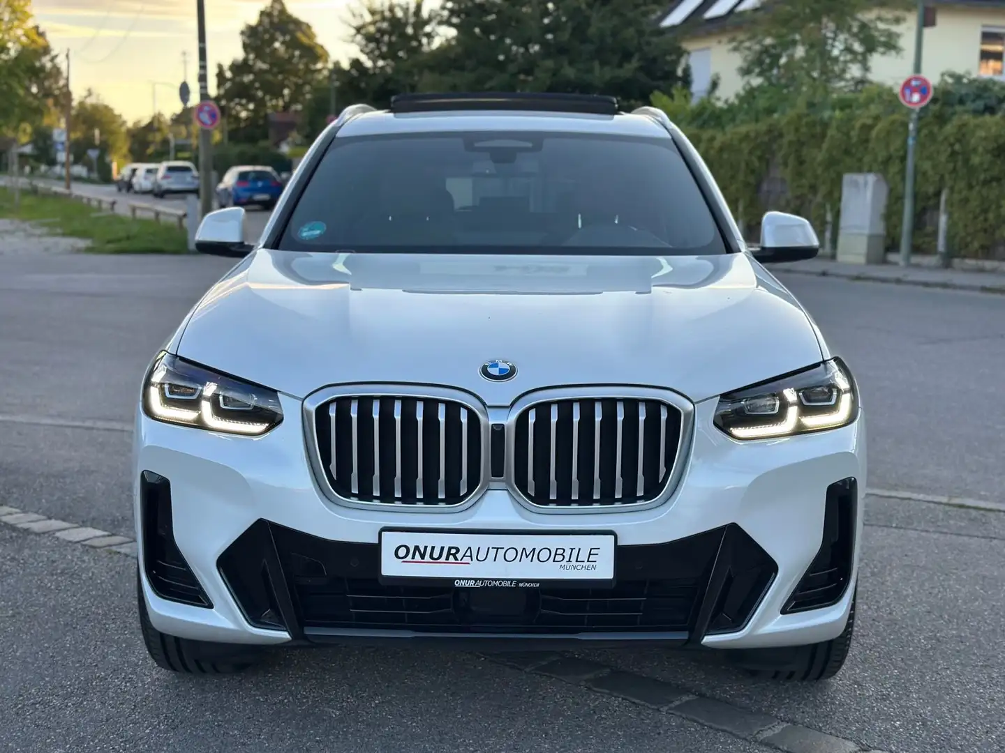 BMW X3 xDrive 30d M-Sport Navi Pano Leder ACC AHK Blanc - 2