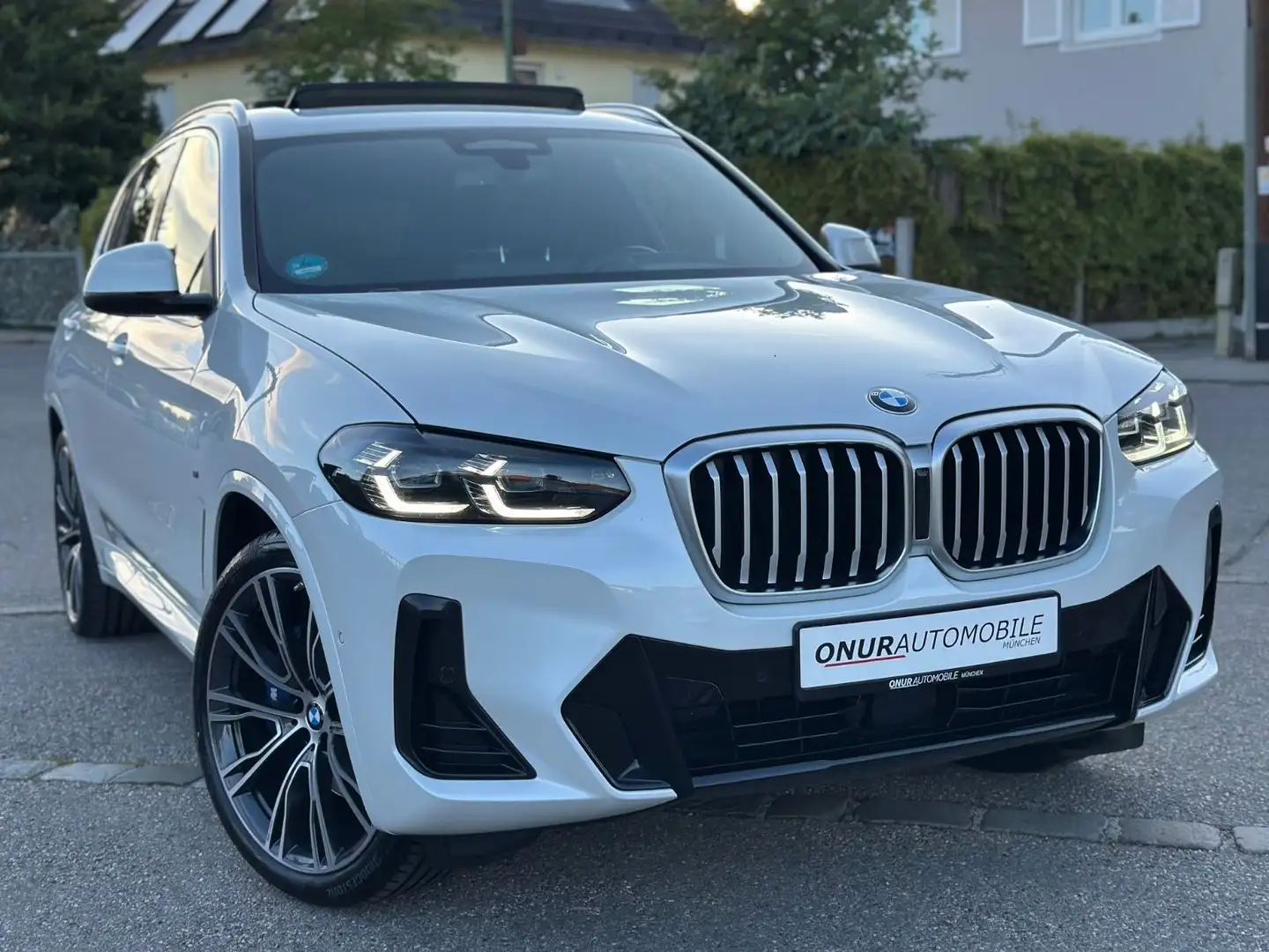 BMW X3 xDrive 30d M-Sport Navi Pano Leder ACC AHK Blanc - 1