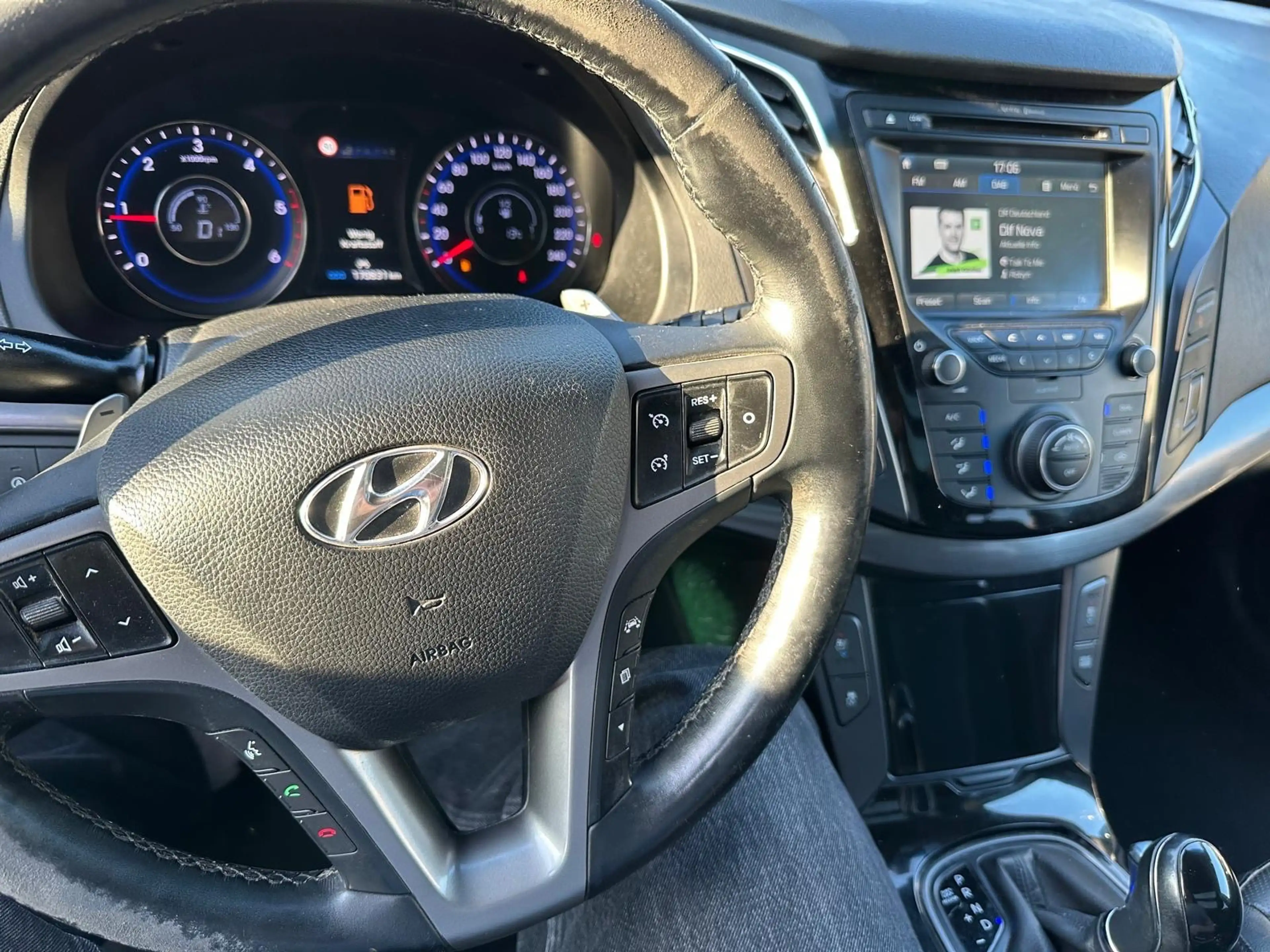 Hyundai i40 blue Premium — photo 13