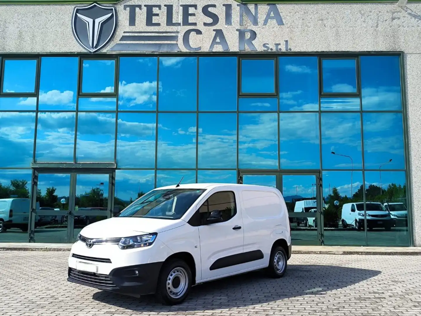 Toyota Proace City 1.5D 100 CV Blanco - 1