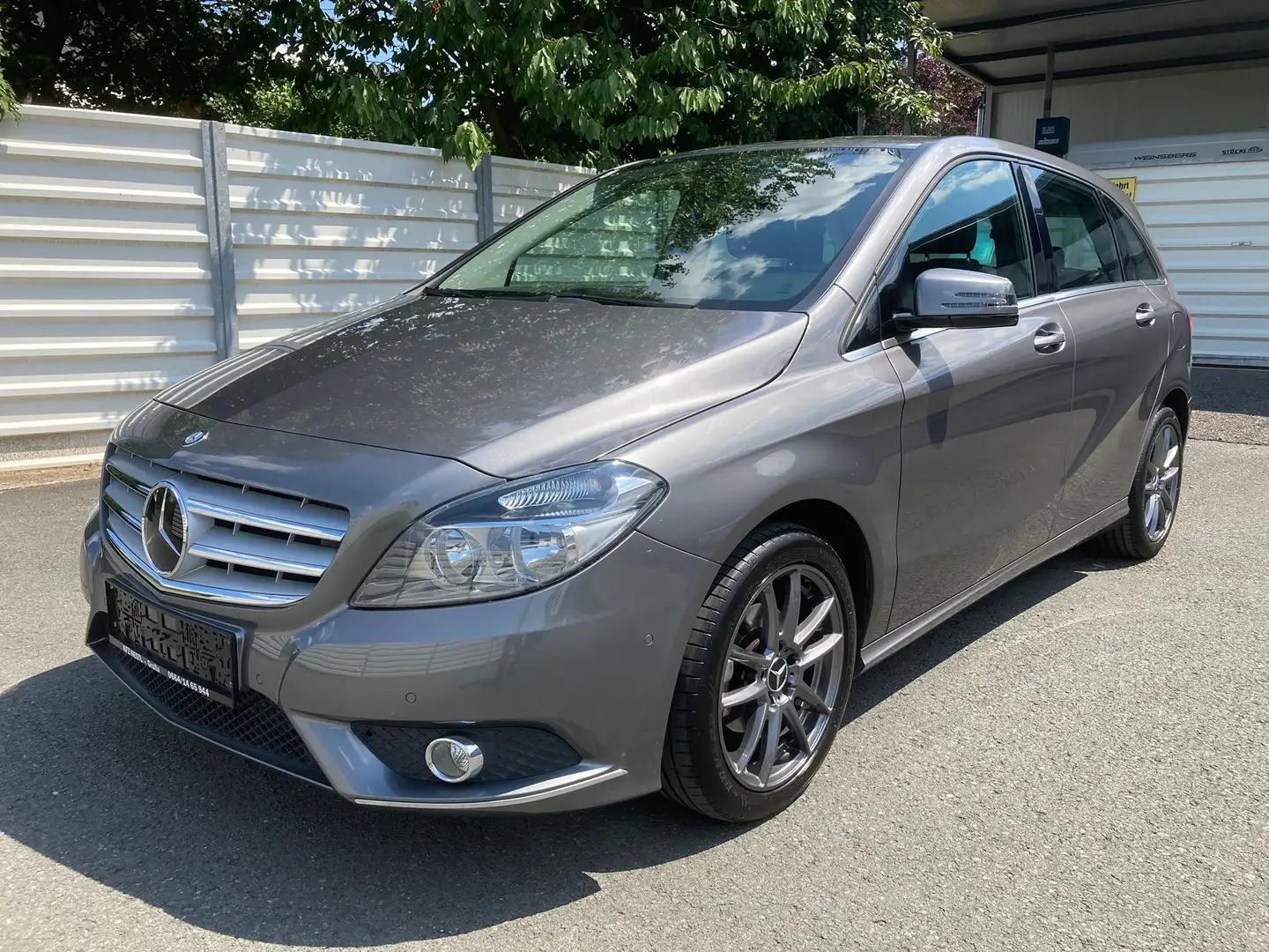 Mercedes-Benz B 180 CDI A-Edition --- Nur 53.000 km --- Gris - 1