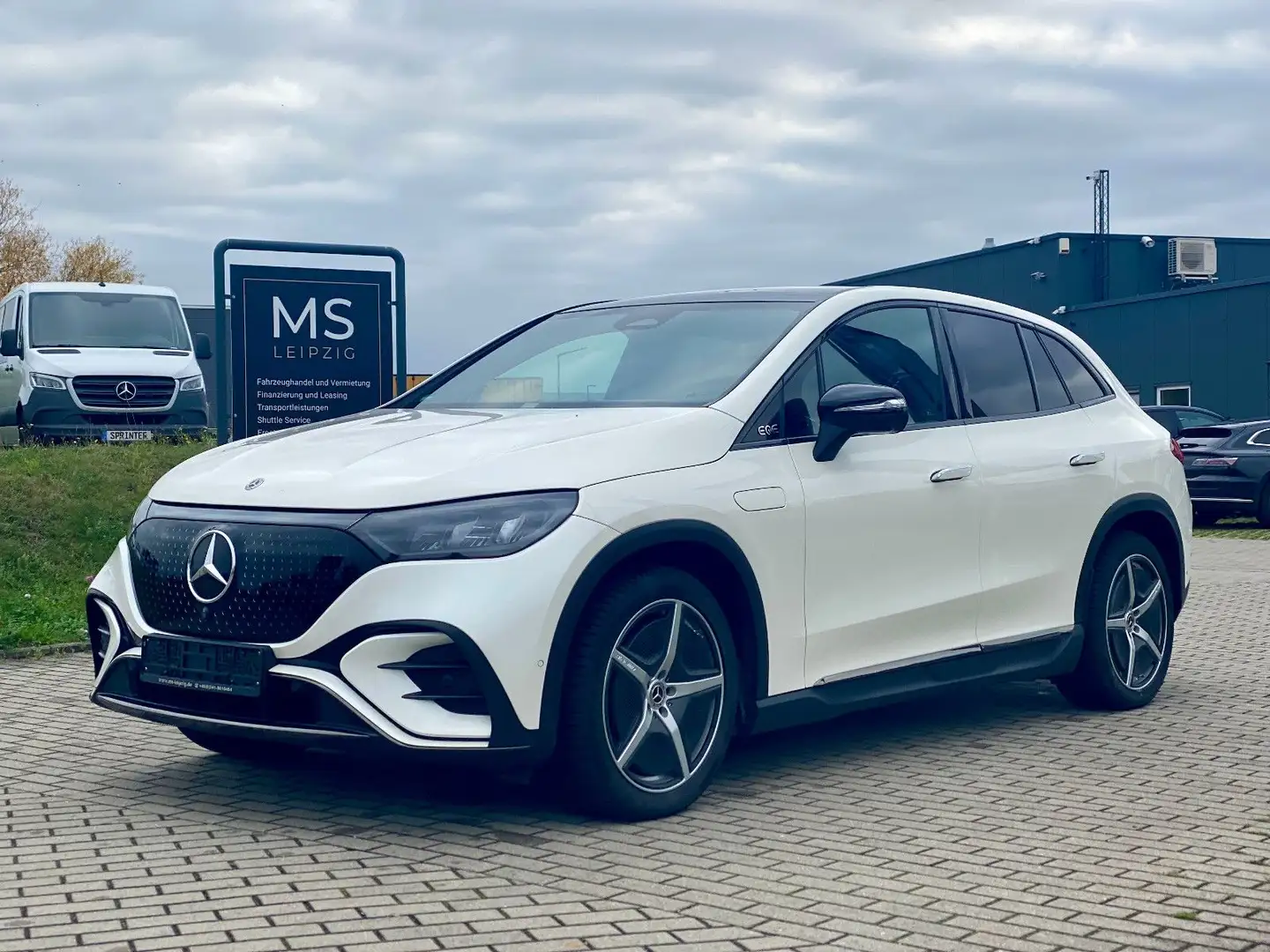 Mercedes-Benz EQE SUV 300 AMG Night Airmatic Pano Burmester Blanco - 1
