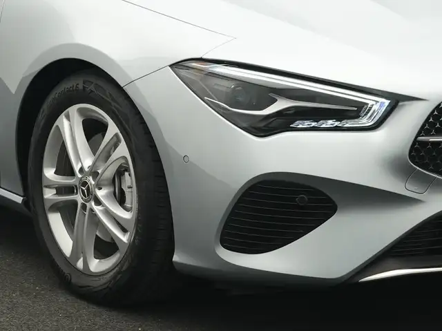 Mercedes-Benz CLA view 9