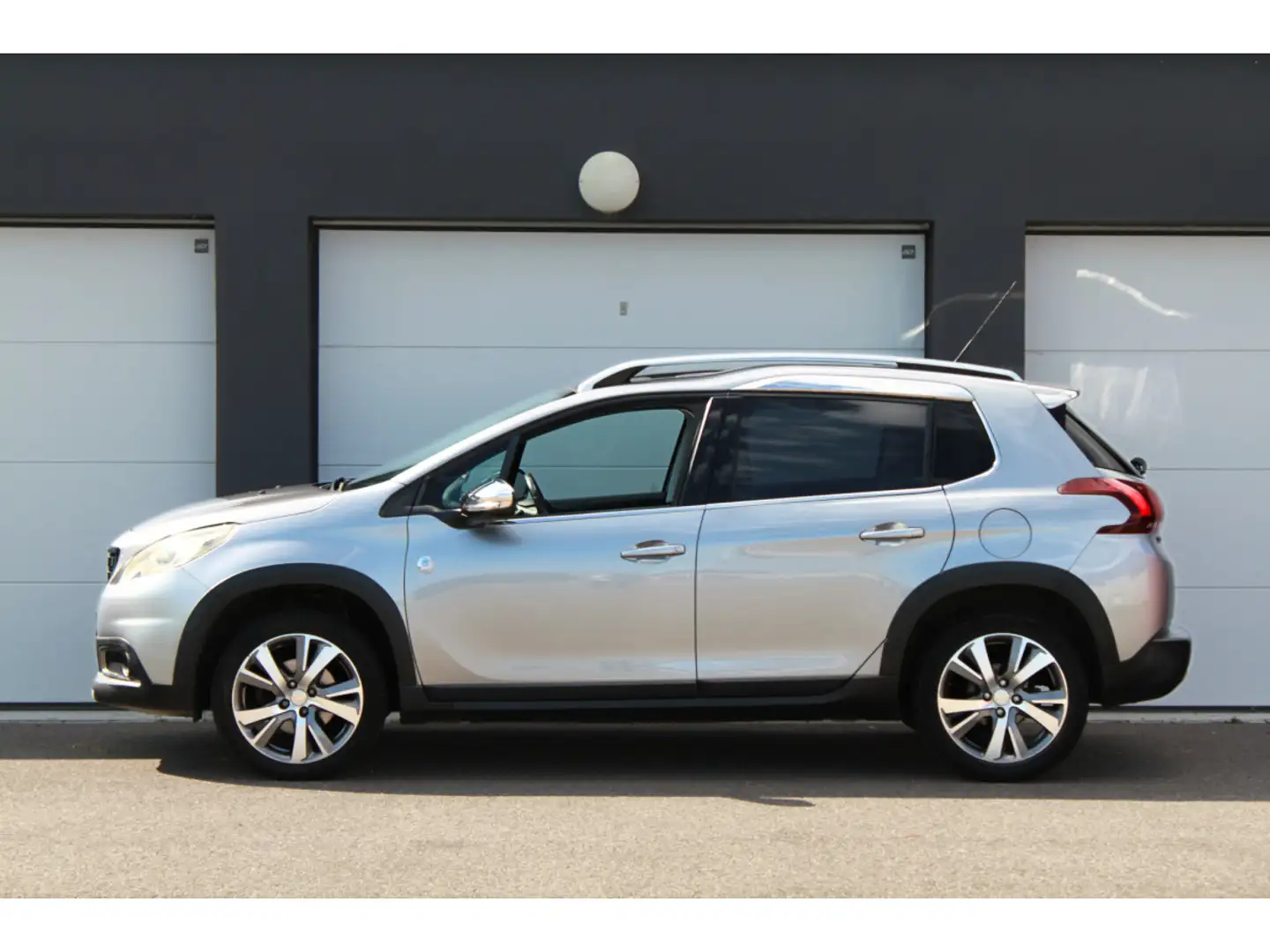 Peugeot 2008 CROSSWAY Grau - 2