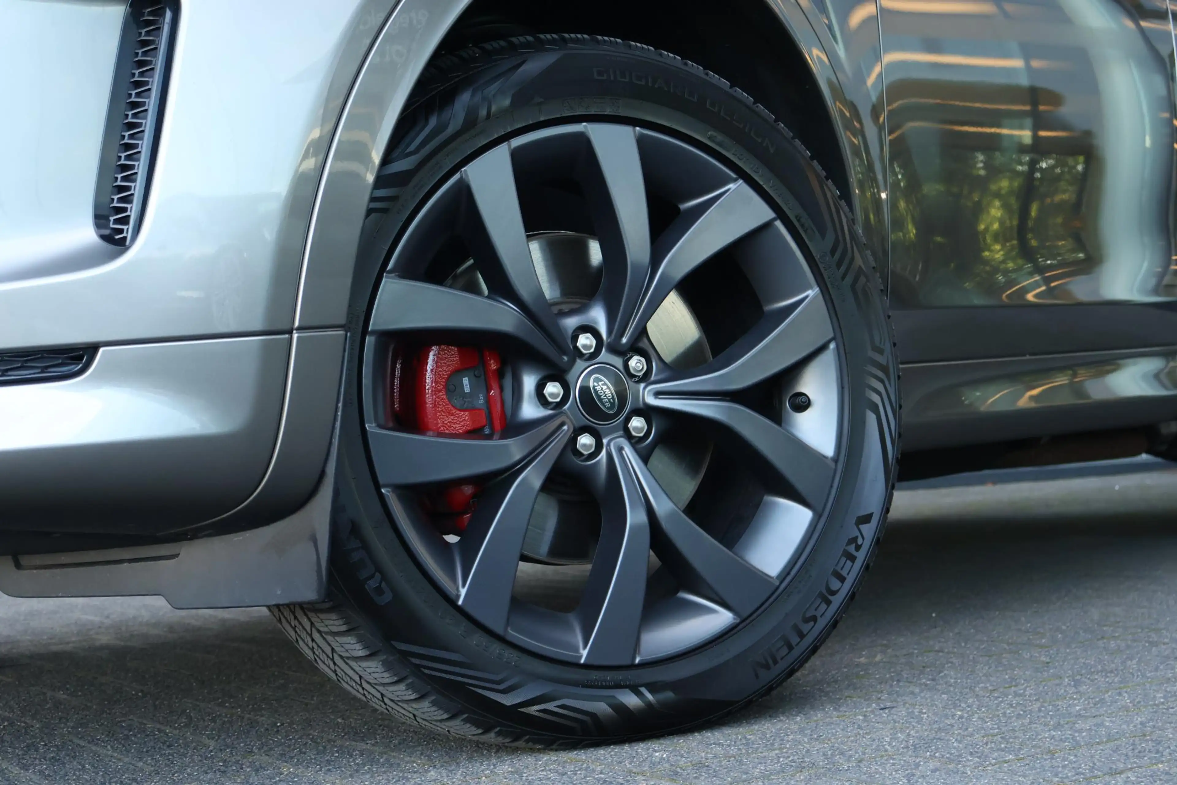 Land Rover Discovery Sport P300e 1.5 R-Dynamic HSE / Meridian / Carplay / Tre — photo 4