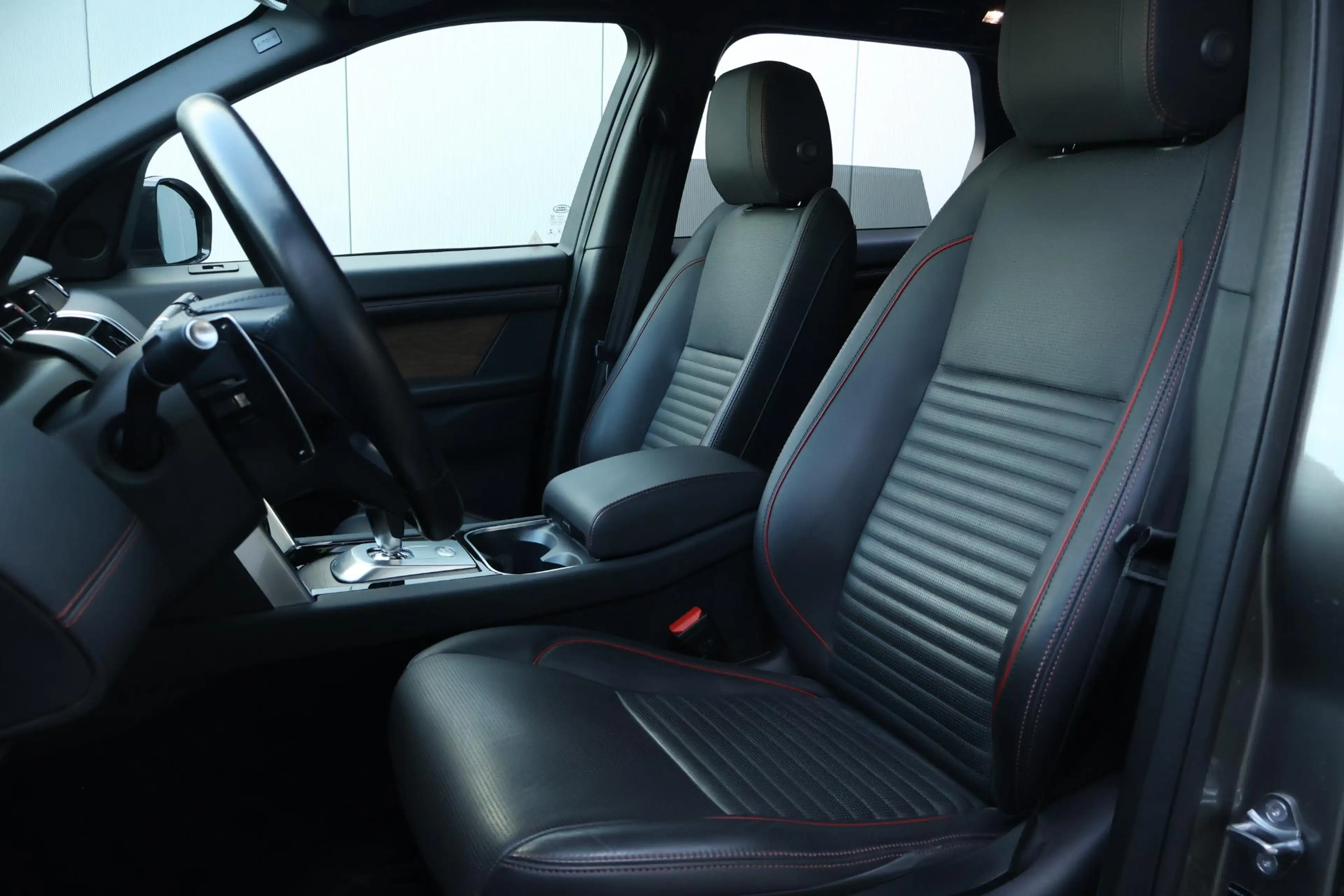 Land Rover Discovery Sport P300e 1.5 R-Dynamic HSE / Meridian / Carplay / Tre — photo 11