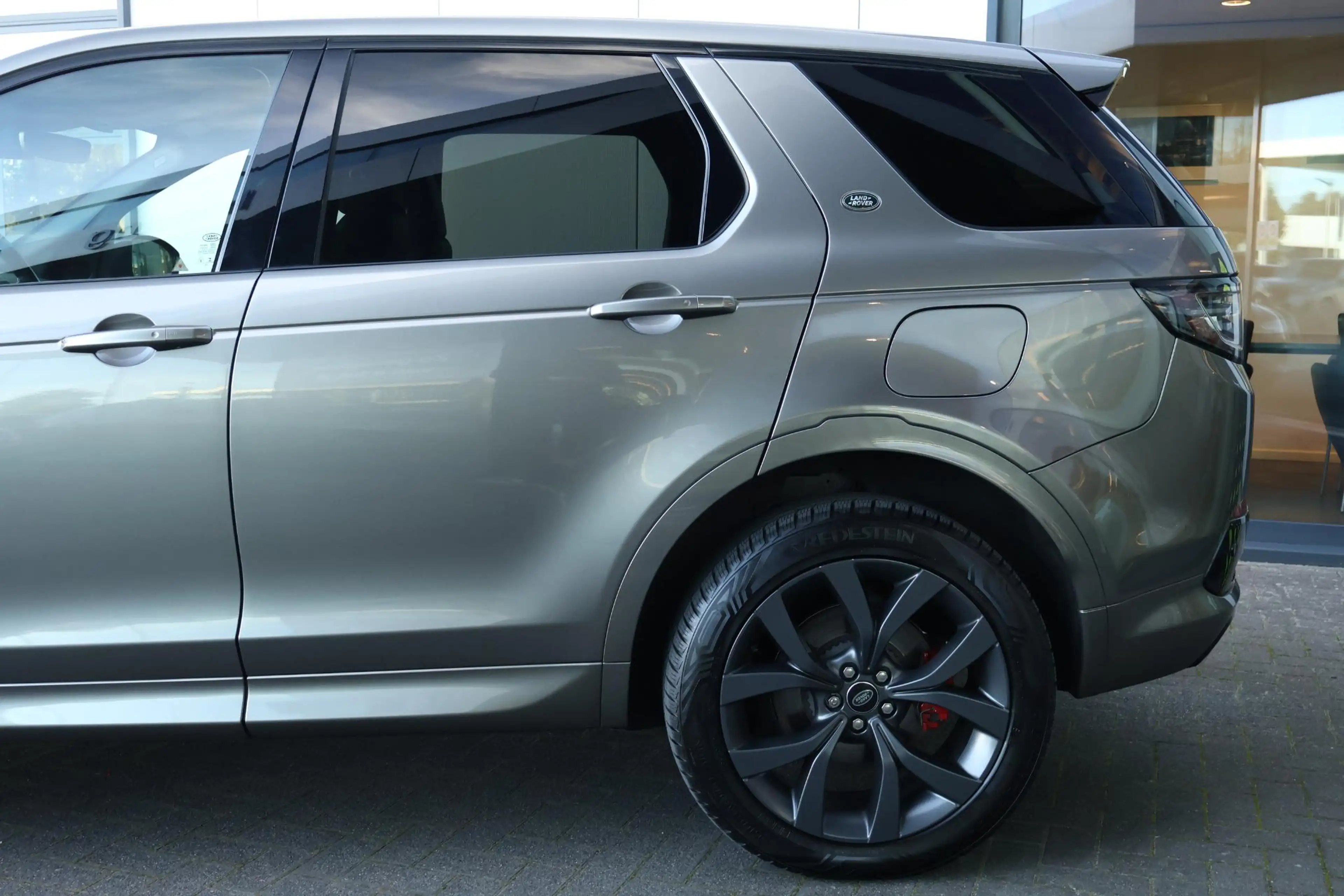 Land Rover Discovery Sport P300e 1.5 R-Dynamic HSE / Meridian / Carplay / Tre — photo 5