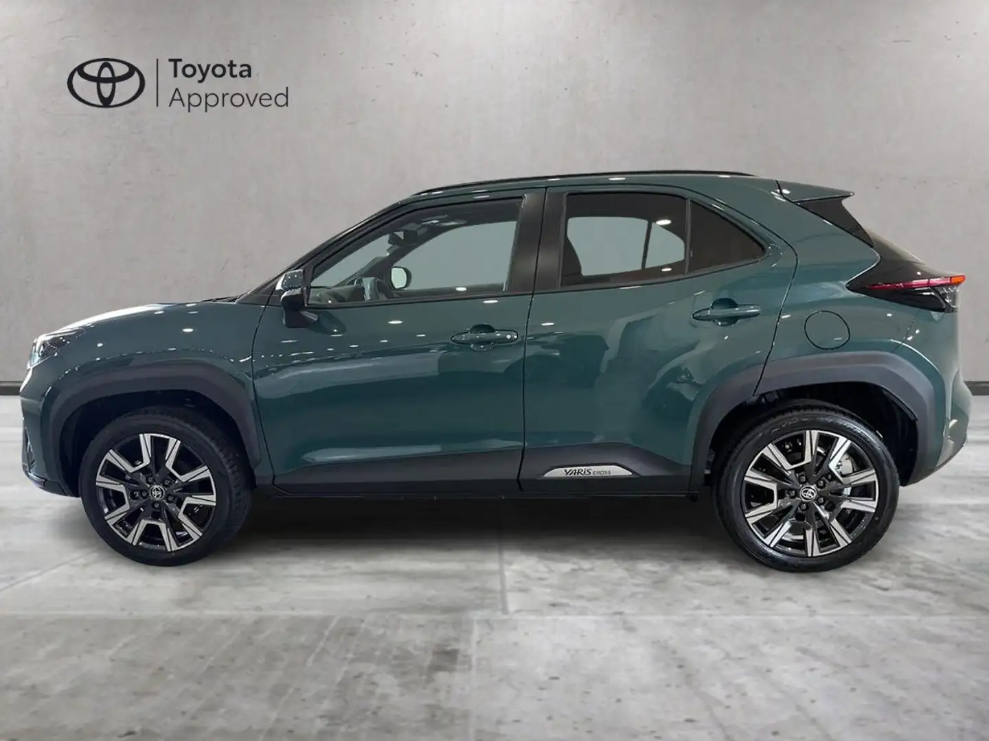 Toyota Yaris Cross Yaris Cross 1.5h Lounge awd-i 130cv e-cvt Verde - 2