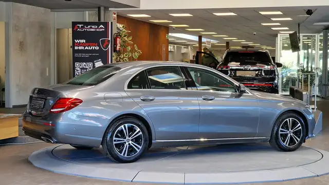 Mercedes-Benz E-Class view 8
