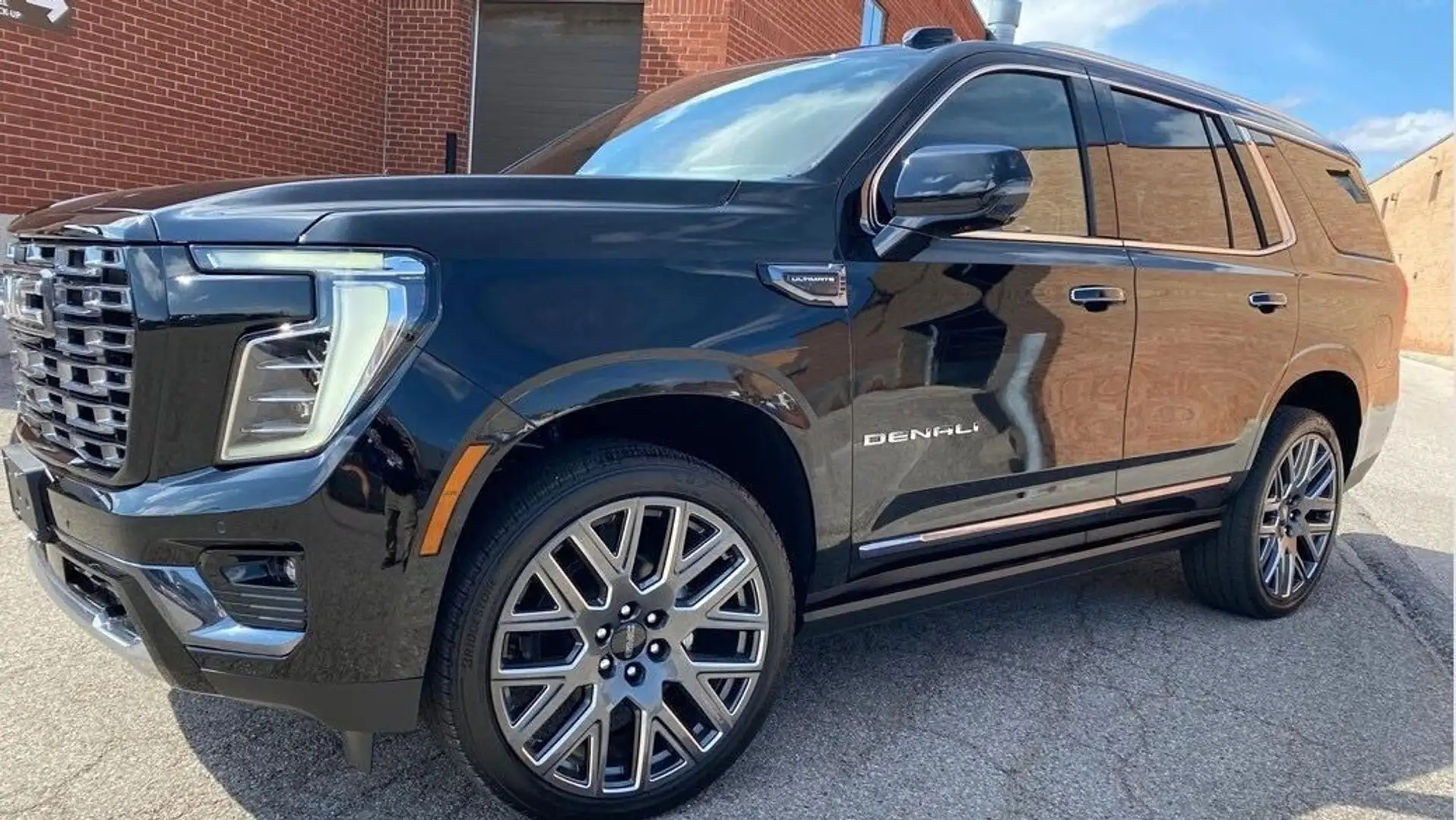 GMC Yukon DENALI ULTIMATE 2025 Negru - 1