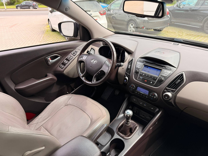 Hyundai iX35 Comfort 2WD Anhängerzug — photo 12