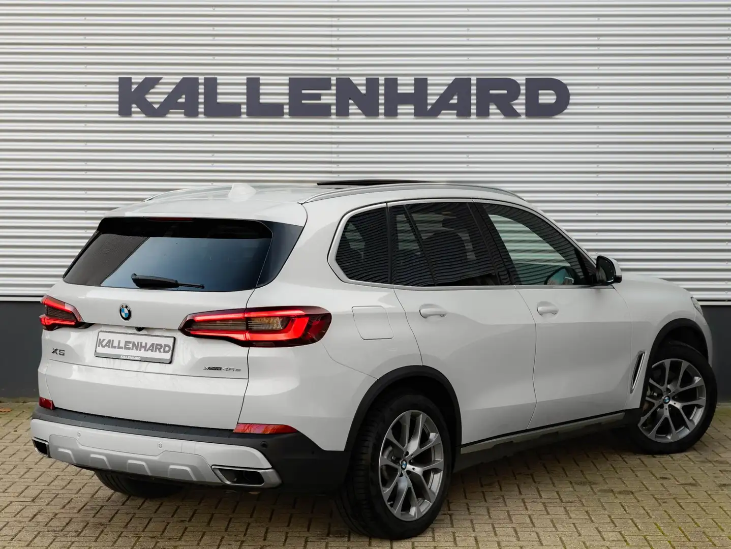BMW X5 xDrive 45 e xLine-Pano-DrivingAssProf-Harman- Weiß - 2