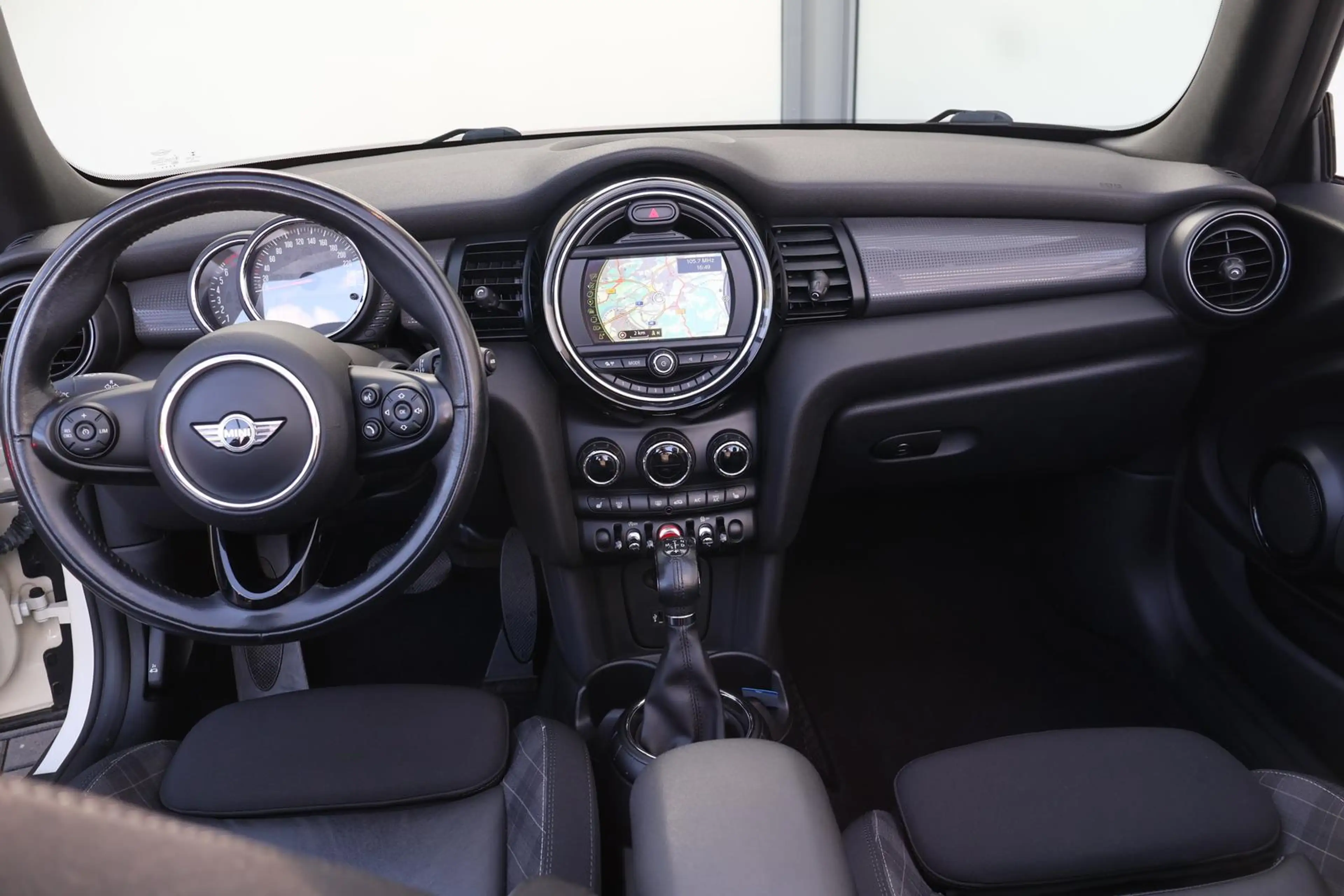 MINI Cooper Cabrio Chili Autom. Navi LED Klimaauto. — photo 13