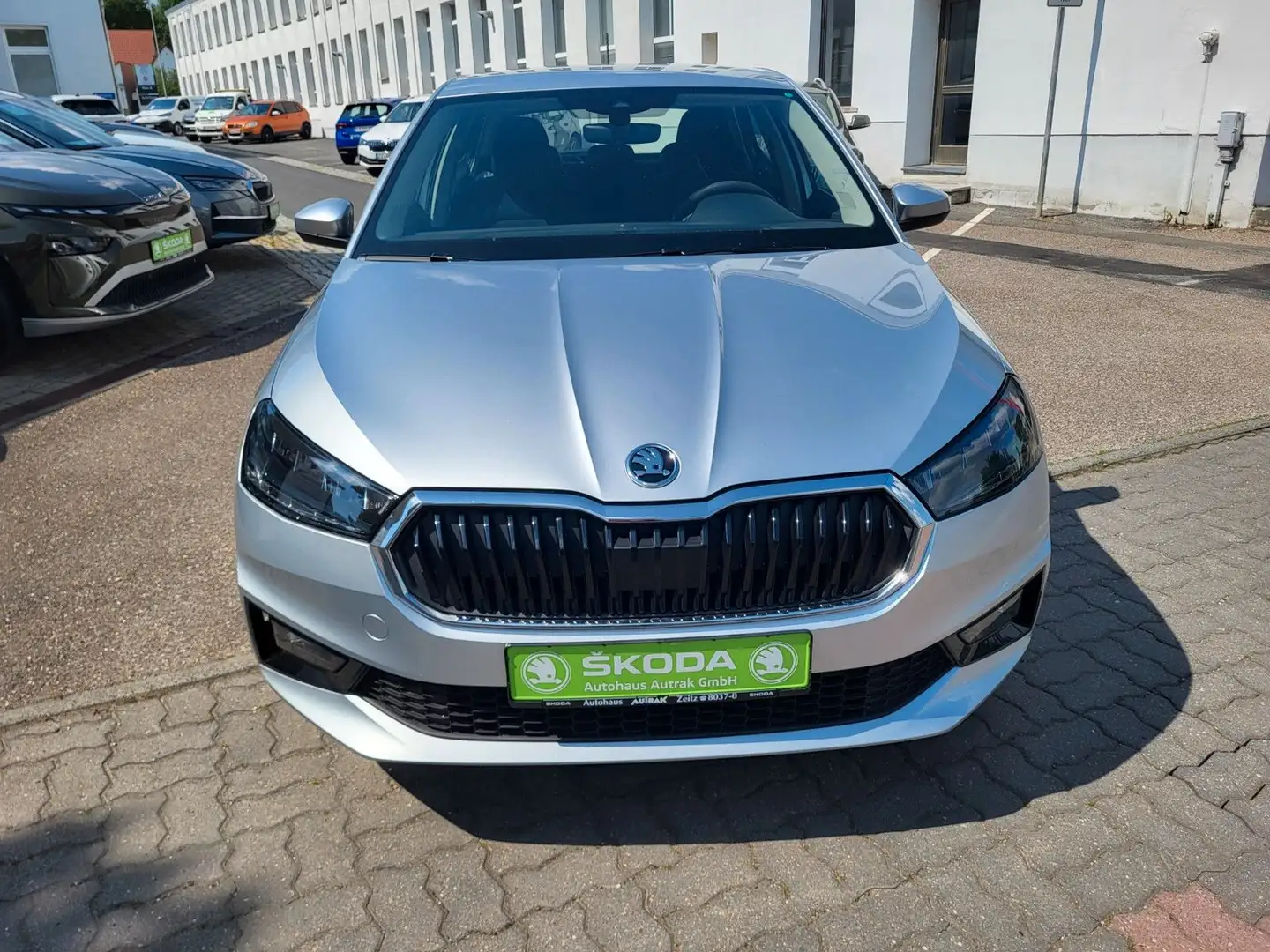 Skoda Fabia Essence 1.0 MPI 59 kW 5-Gang NEUWAGEN Silber - 2
