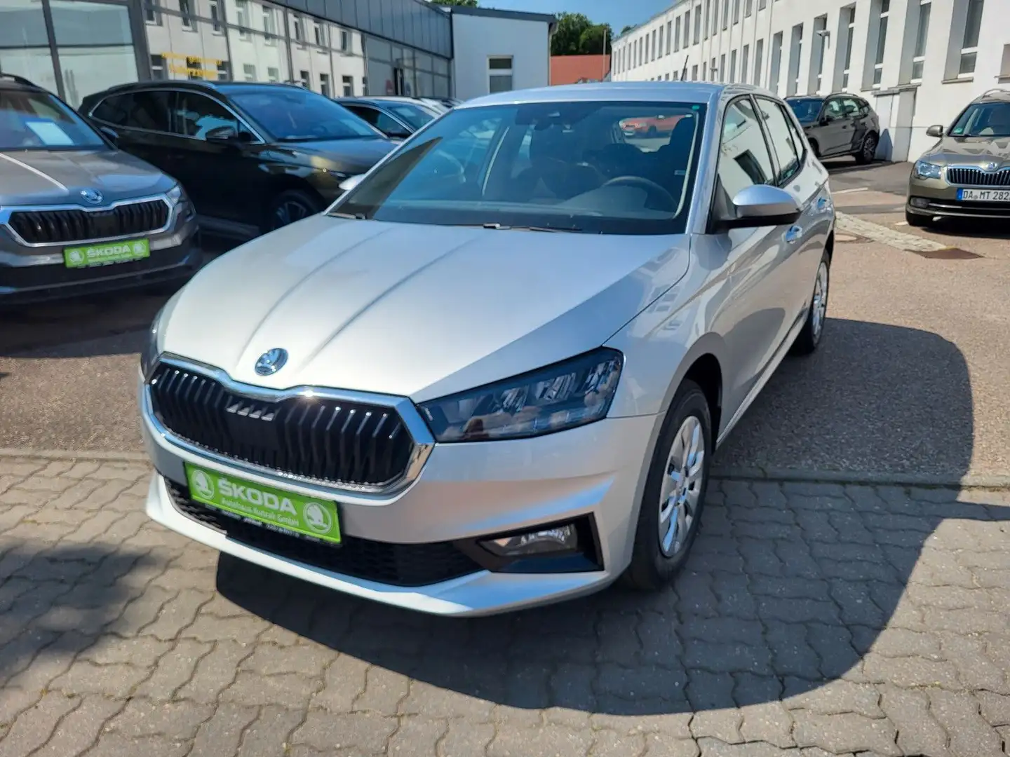 Skoda Fabia Essence 1.0 MPI 59 kW 5-Gang NEUWAGEN Silber - 1