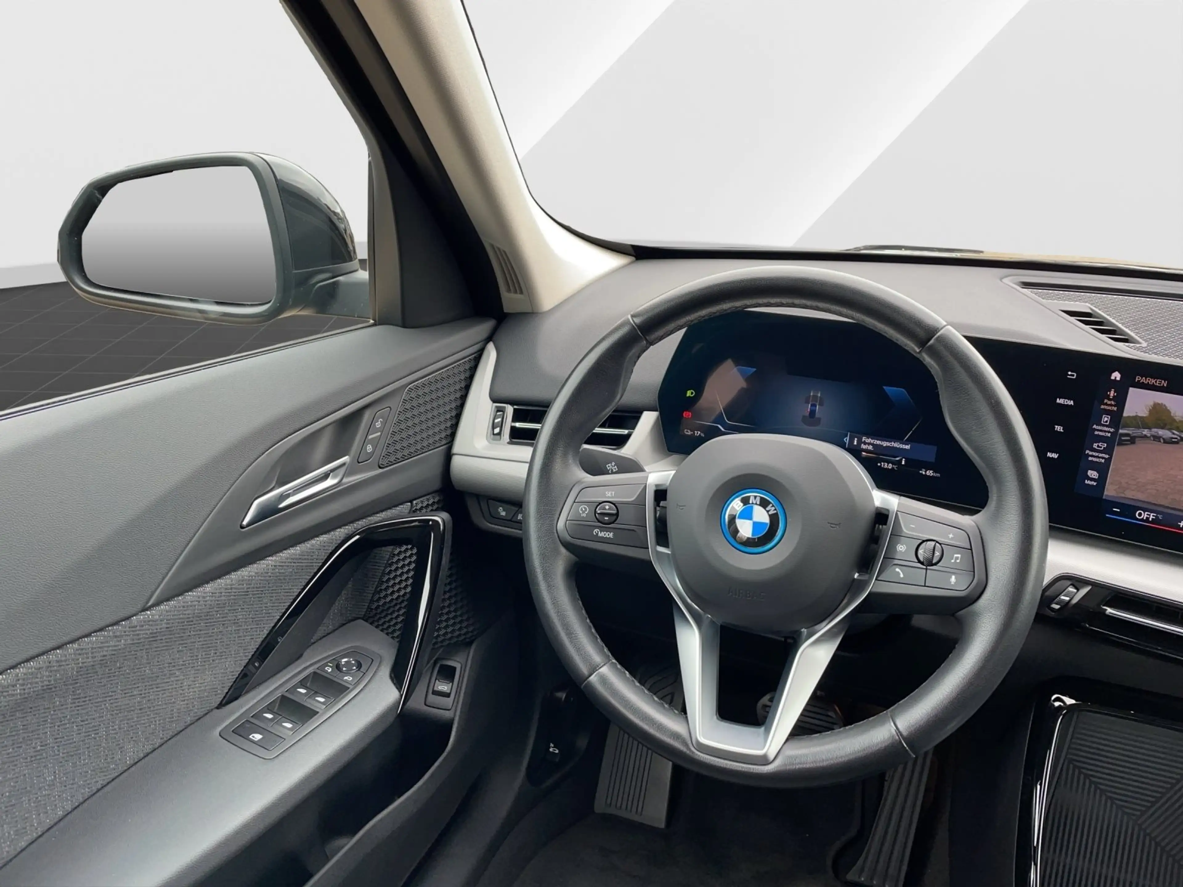 BMW iX 1 xDrive30 / AHK / Adaptives Fahrwerk / RFK — photo 10
