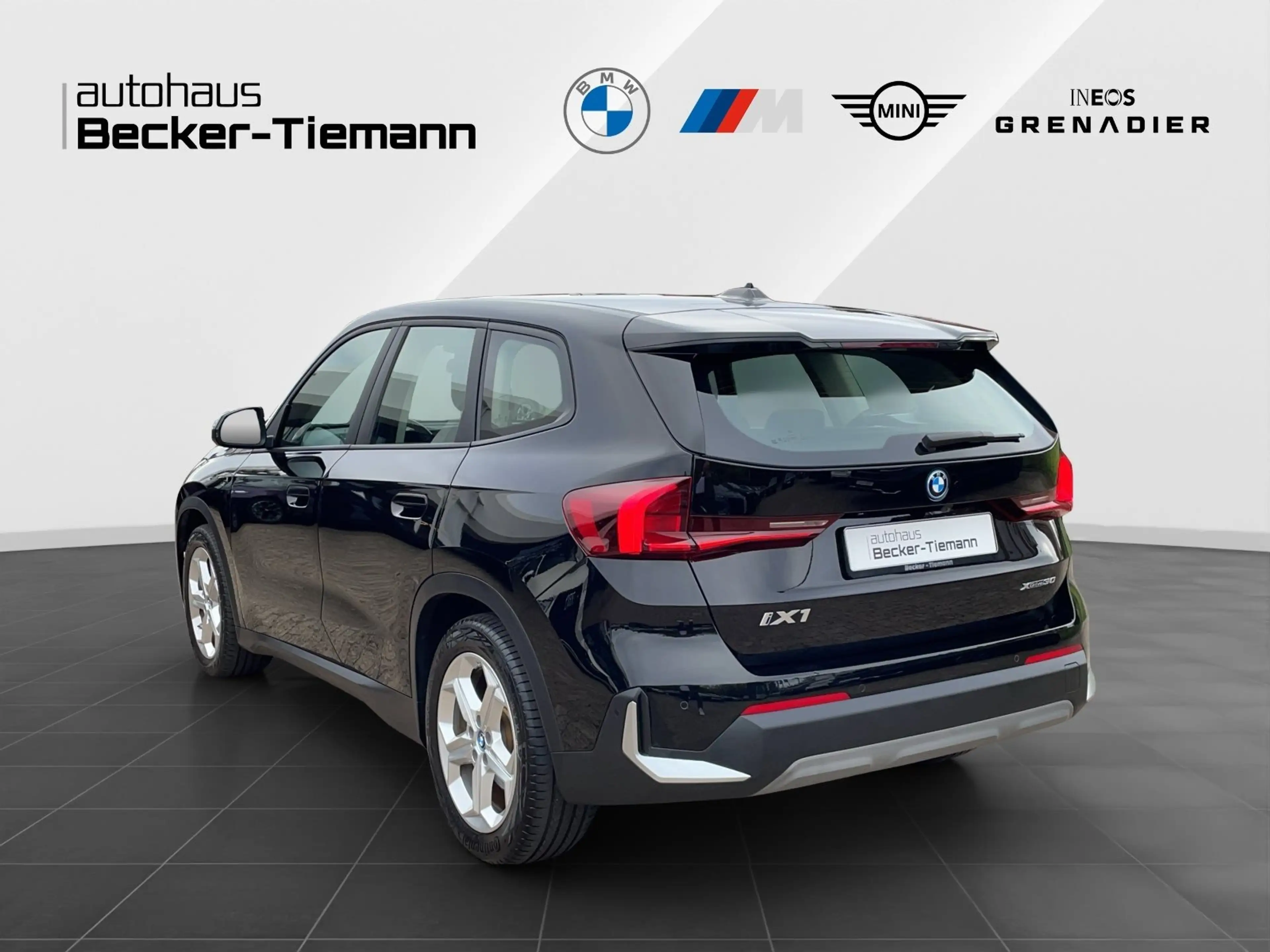 BMW iX 1 xDrive30 / AHK / Adaptives Fahrwerk / RFK — photo 5