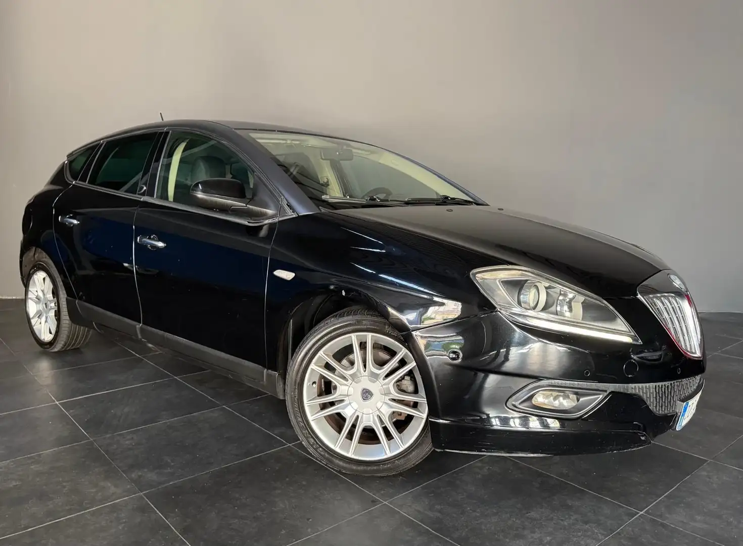 Lancia Delta 2.0 mjt Executive 165cv INTERNI IN PELLE - 1
