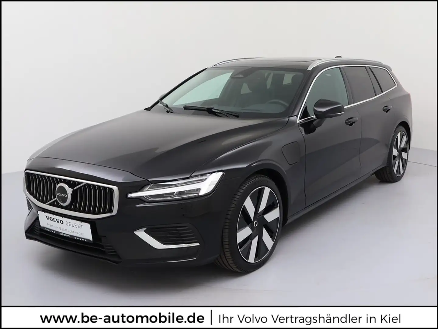 Volvo V60 Kombi T6 Ultra Bright Recharge Plug-In Hybrid AWD Schwarz - 1