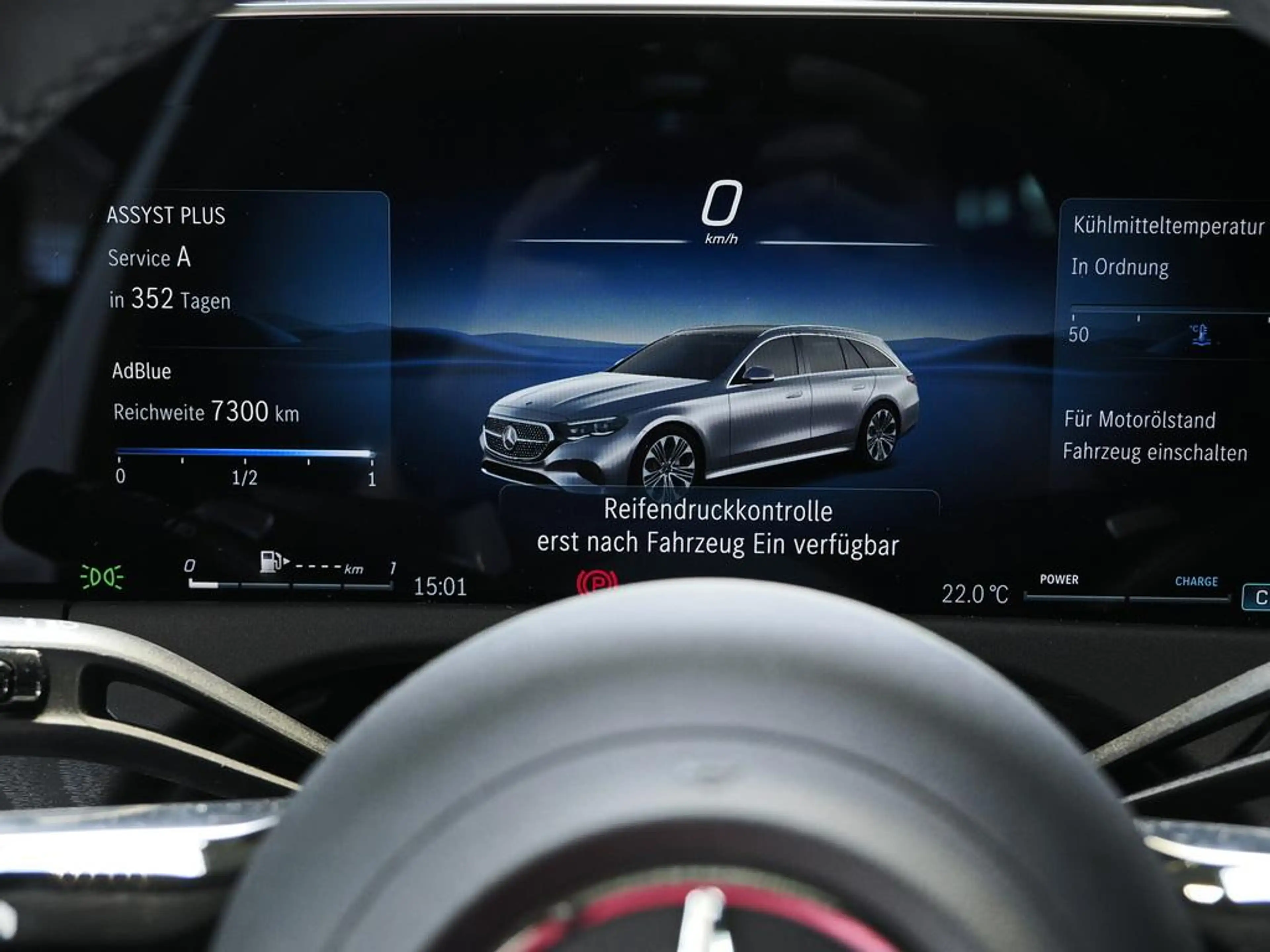 Mercedes-Benz E 220 d T AMG NIGHT PANO DISTRONIC 4D-SOUND — photo 9