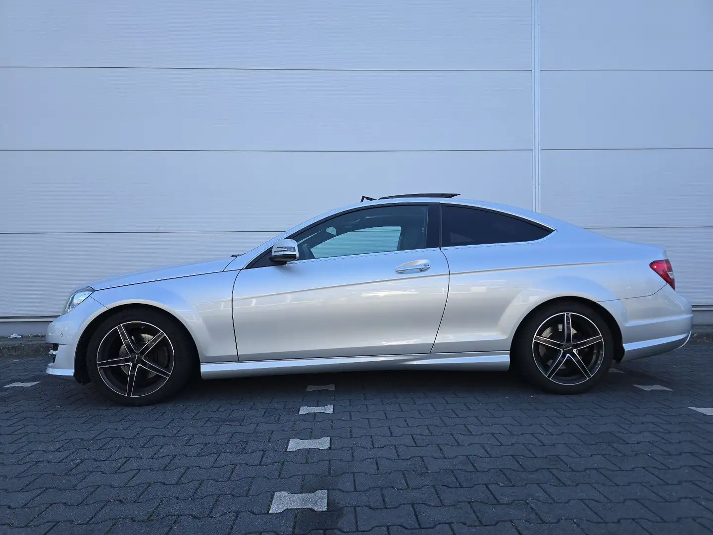 Mercedes-Benz C 220 CDI BlueEfficiency+Coupe+Navi+AMG-Paket... Argento - 1