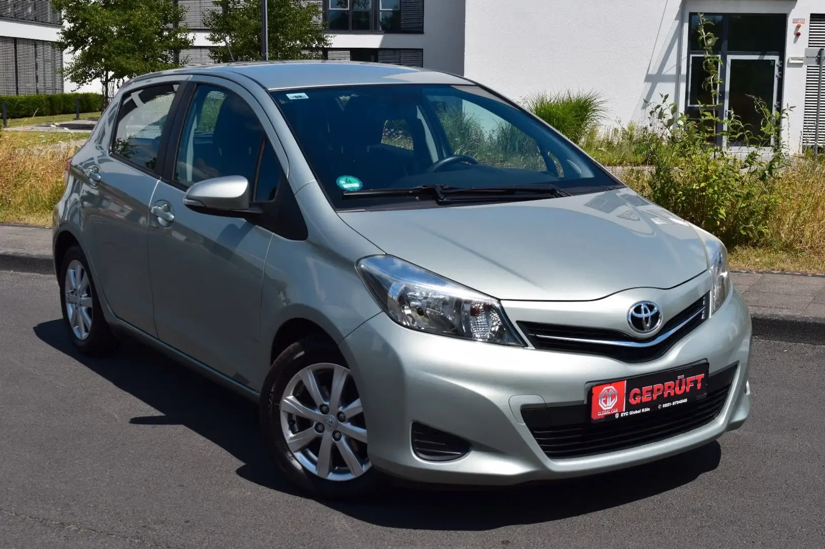 Toyota Yaris Life Klima,1,3 Ltr. - 73 kW Plateado - 2