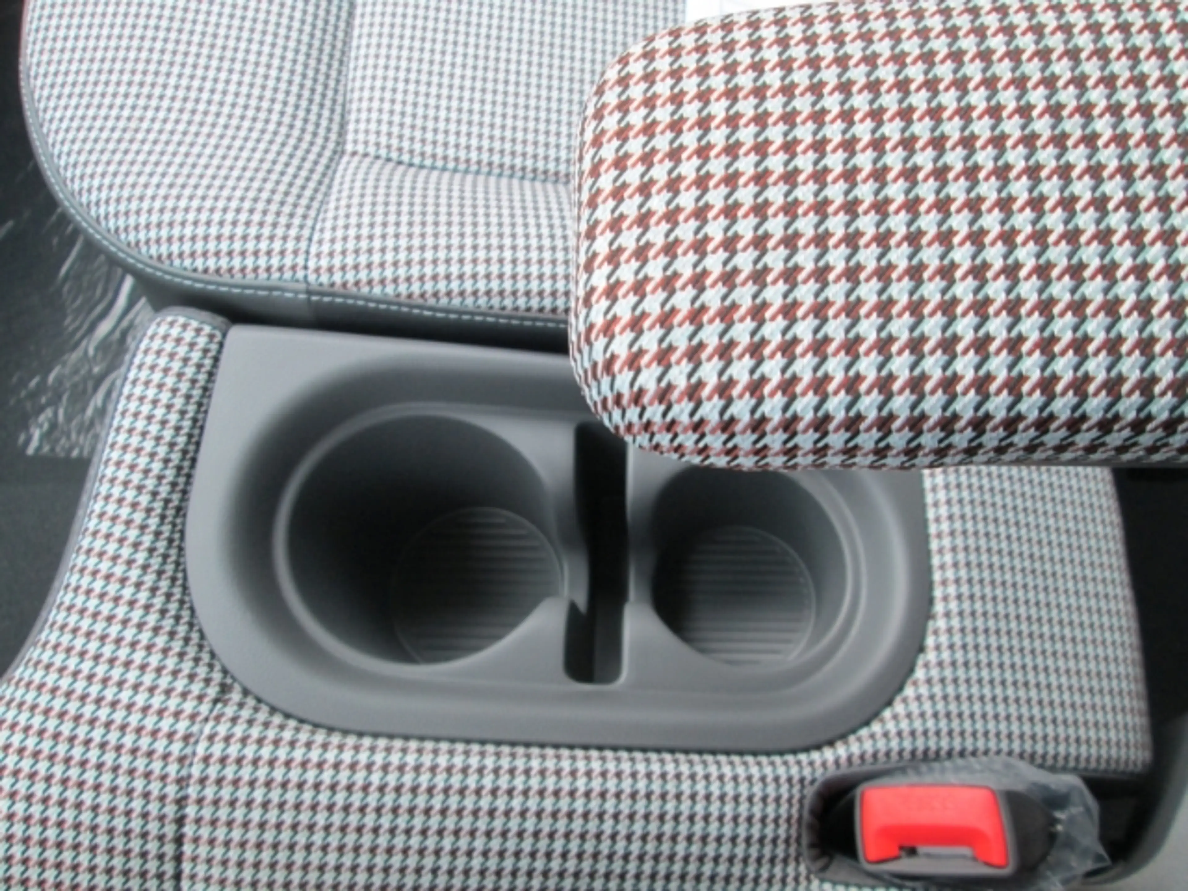 Hyundai Inster Lounge 115 PS Elektro-Komfort-Paket Wärmepumpe Nav — photo 21