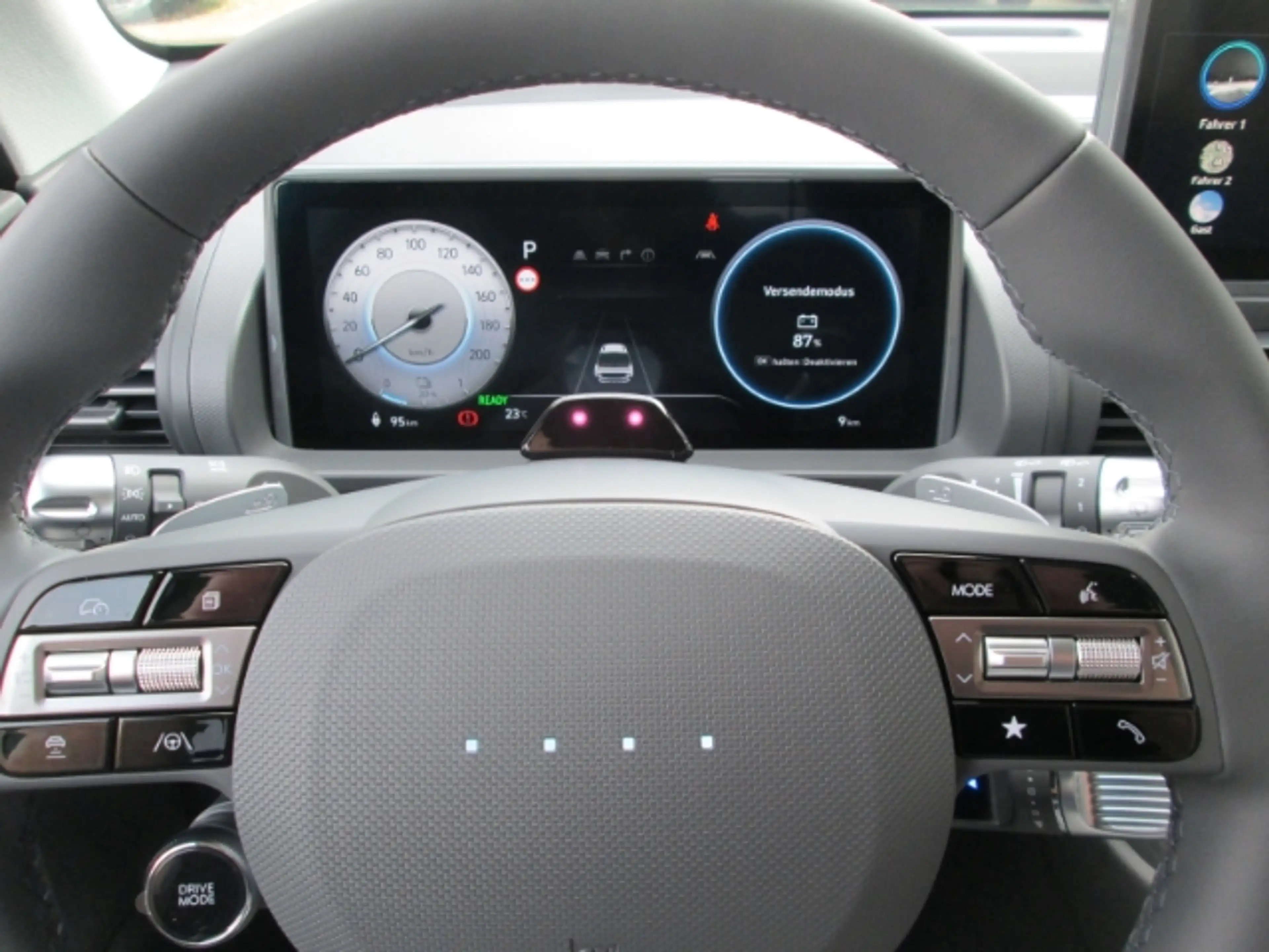 Hyundai Inster Lounge 115 PS Elektro-Komfort-Paket Wärmepumpe Nav — photo 14