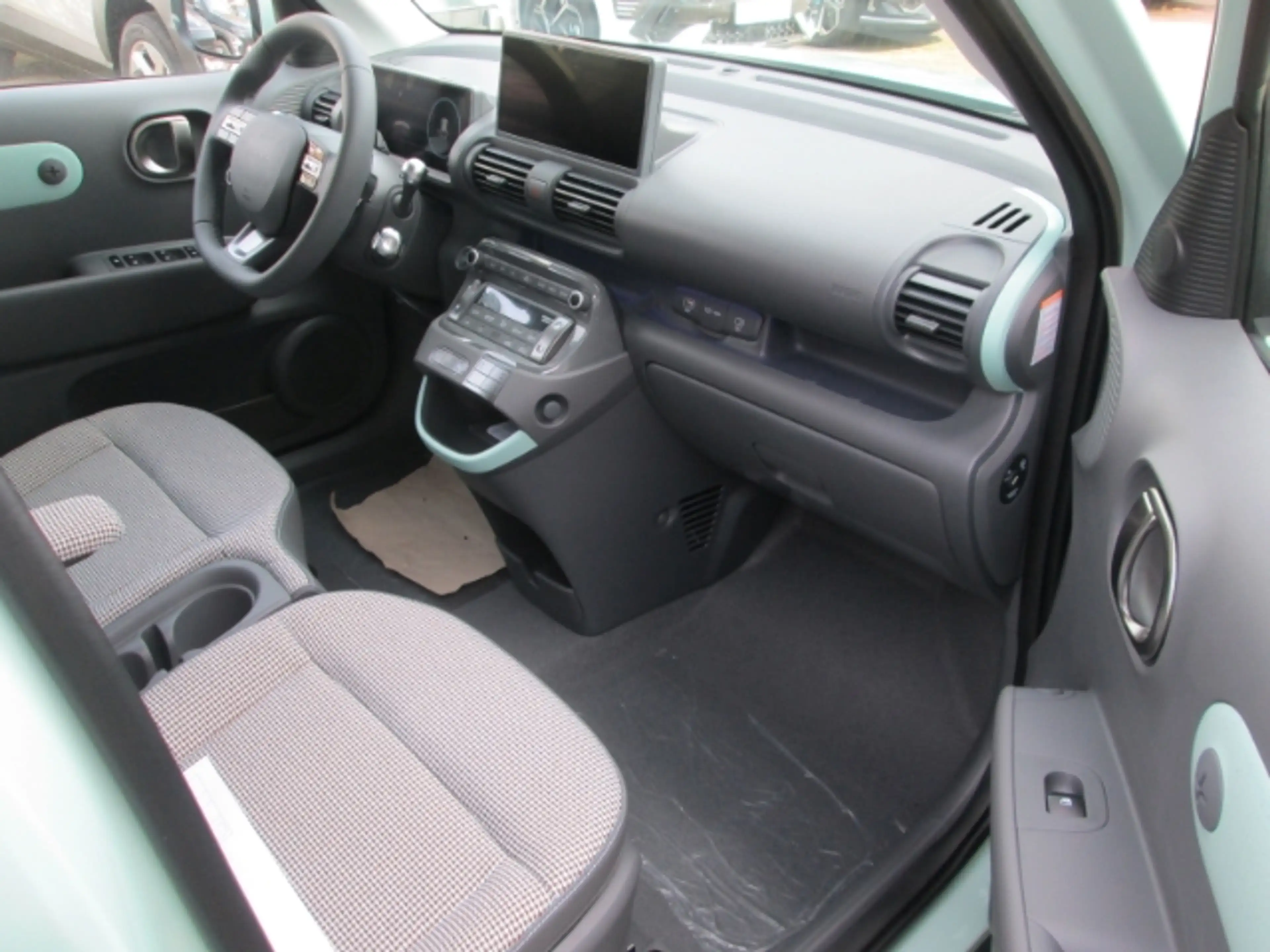 Hyundai Inster Lounge 115 PS Elektro-Komfort-Paket Wärmepumpe Nav — photo 9