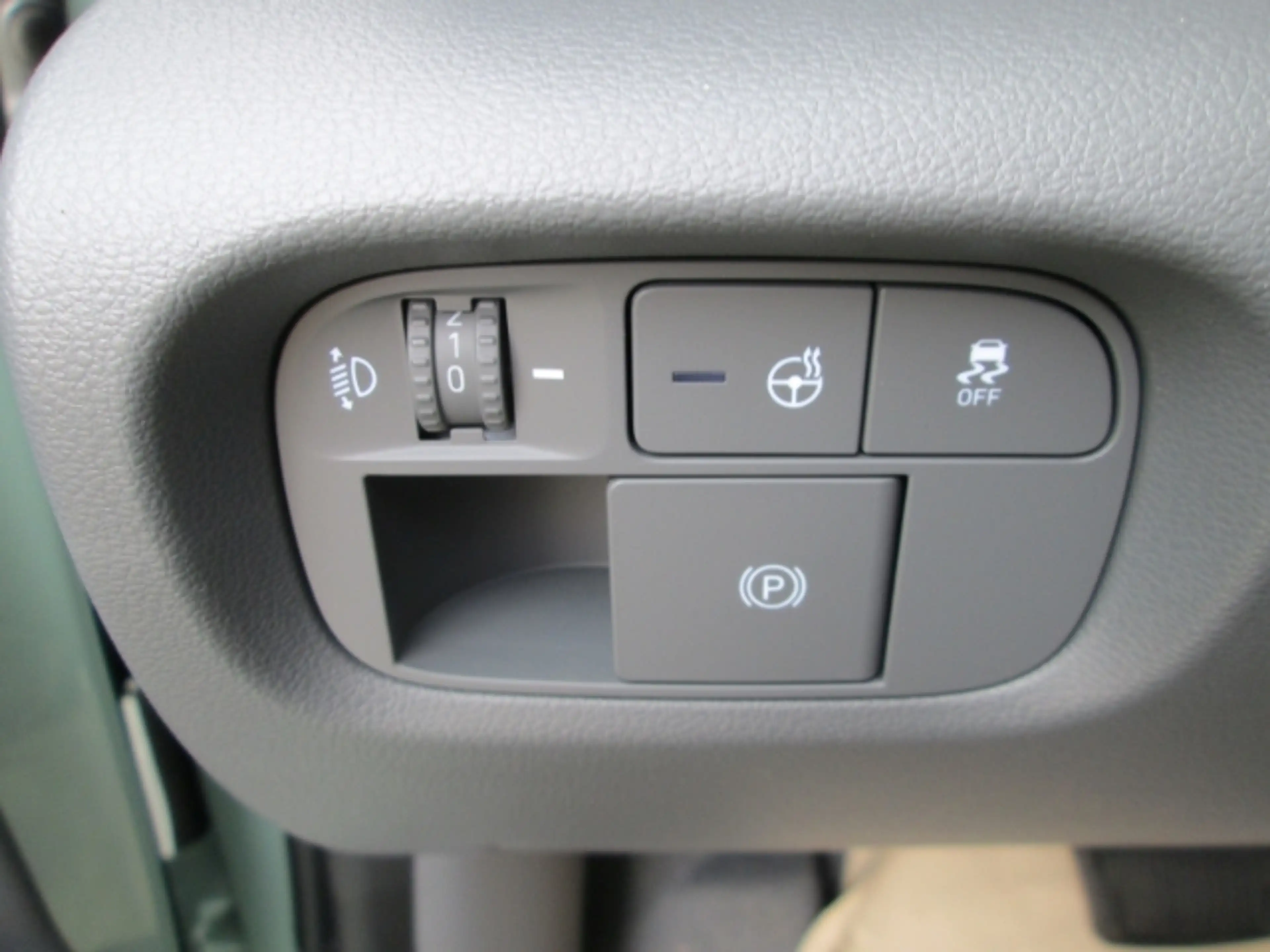 Hyundai Inster Lounge 115 PS Elektro-Komfort-Paket Wärmepumpe Nav — photo 24