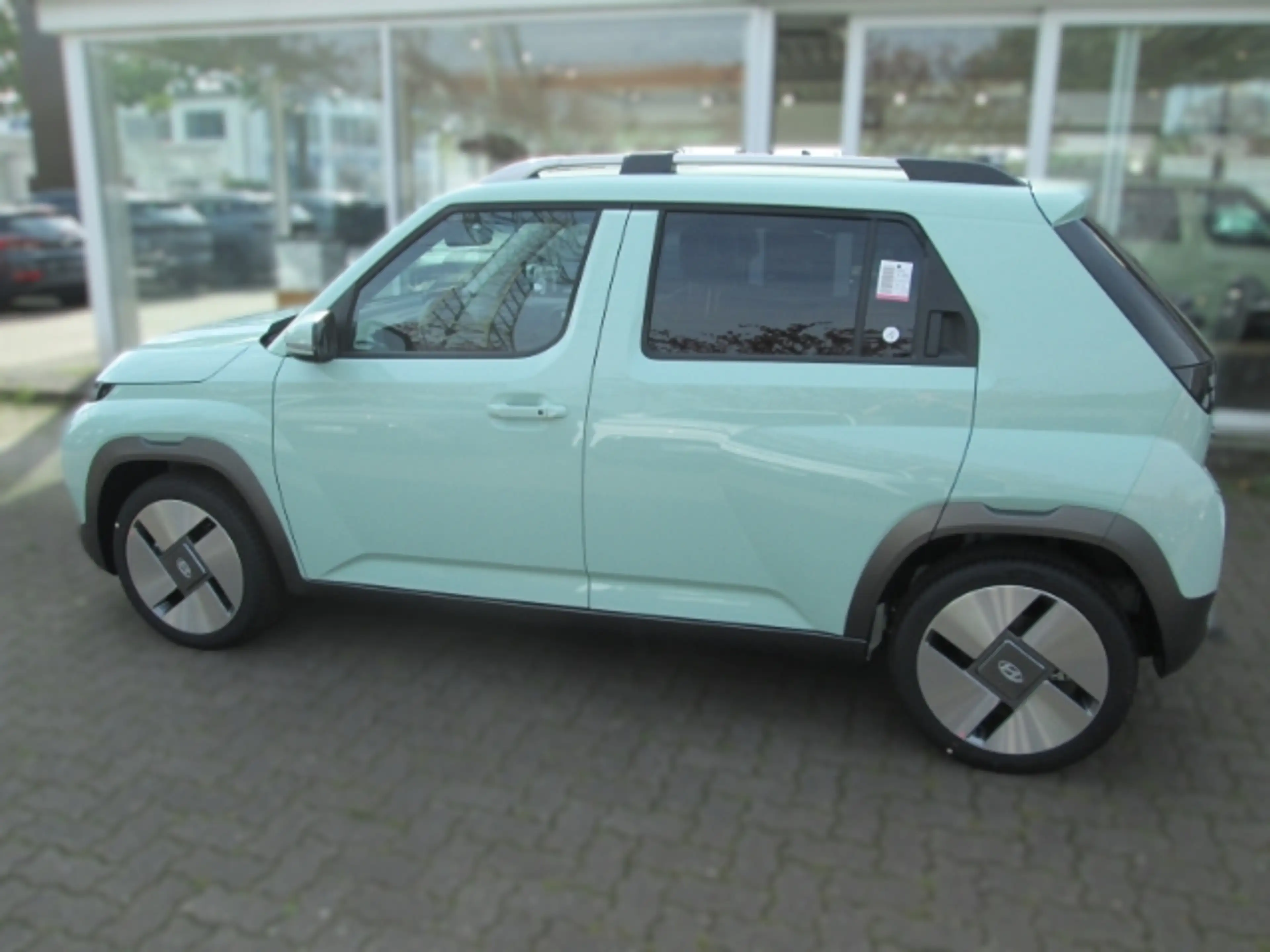 Hyundai Inster Lounge 115 PS Elektro-Komfort-Paket Wärmepumpe Nav — photo 6