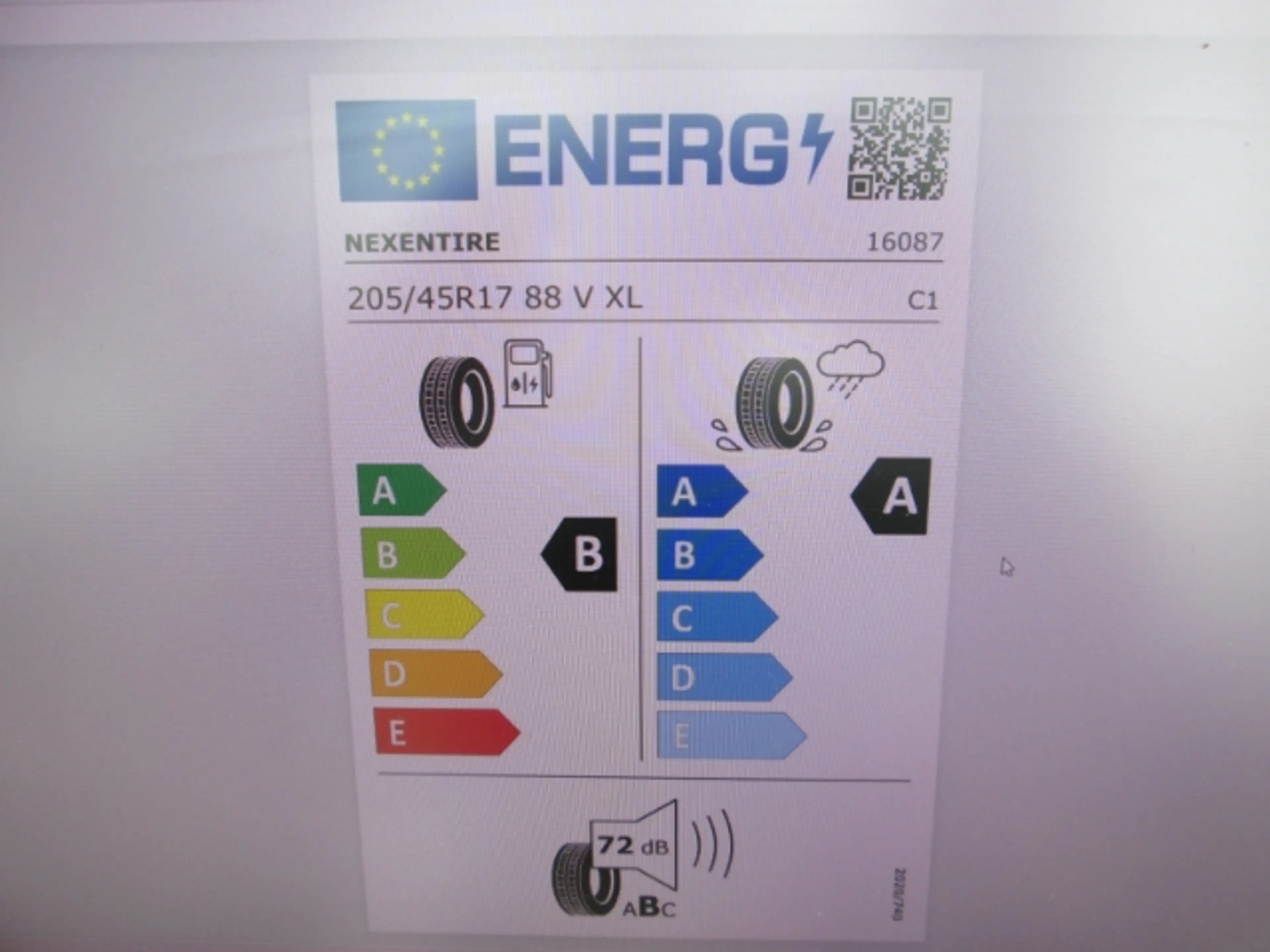 Hyundai Inster Lounge 115 PS Elektro-Komfort-Paket Wärmepumpe Nav — photo 25