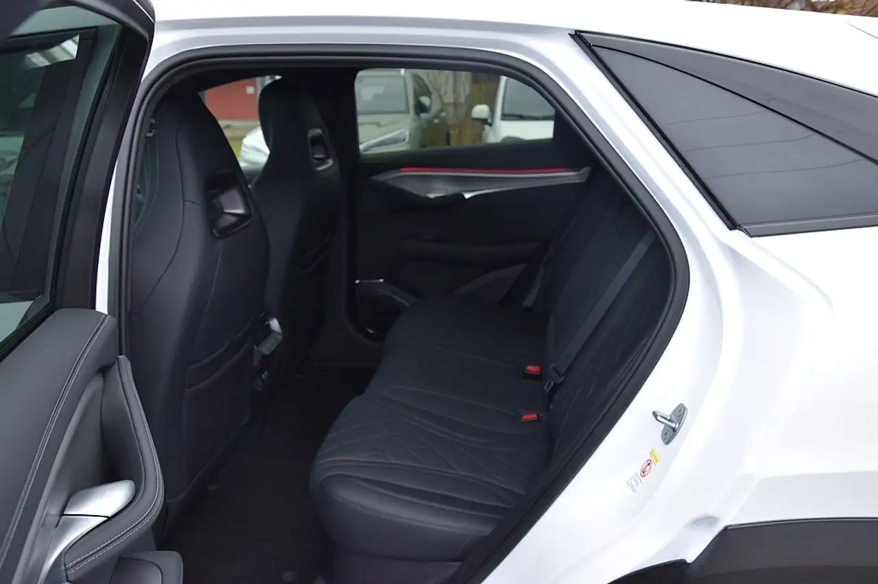 BYD SEALION 7