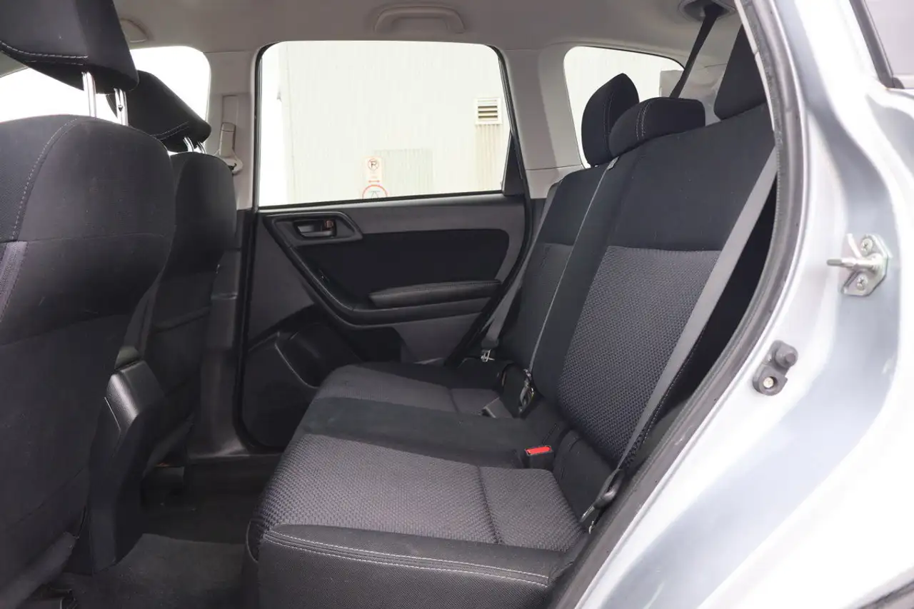 Subaru Forester снимка Subaru Forester