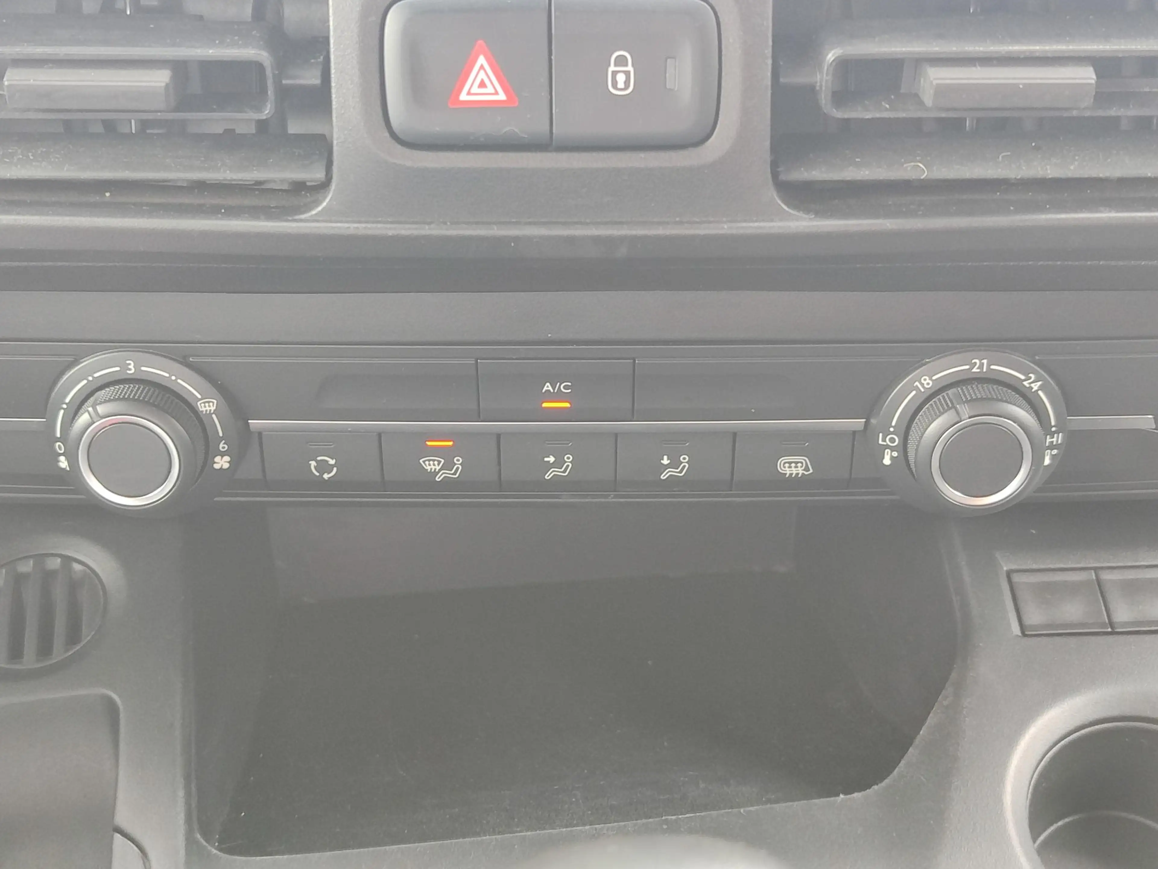 Toyota Proace City 1.5 D-4D COOL L2 3-PERS AIRCO CRUISE BETIMMERD P-S — photo 19