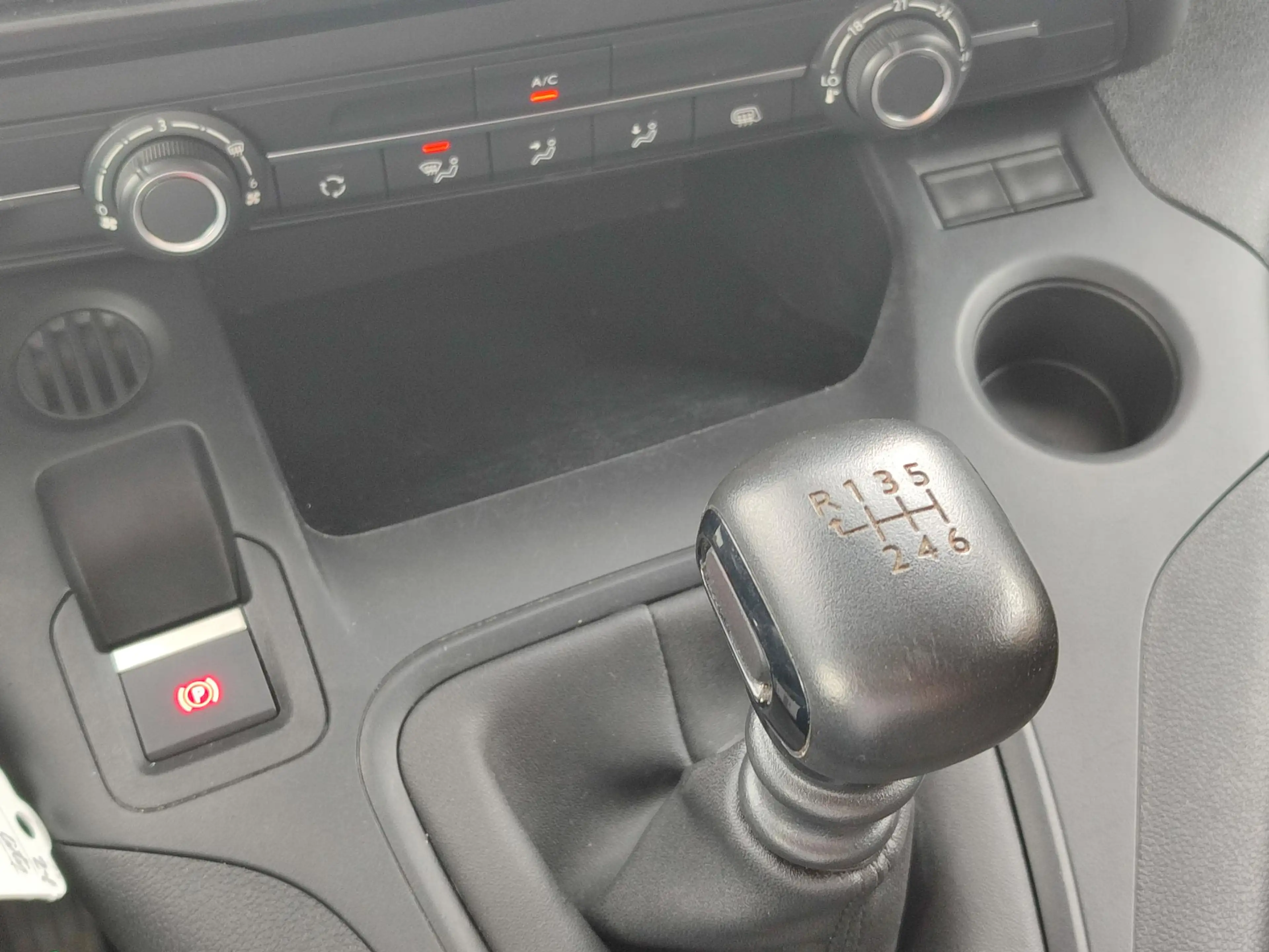Toyota Proace City 1.5 D-4D COOL L2 3-PERS AIRCO CRUISE BETIMMERD P-S — photo 20