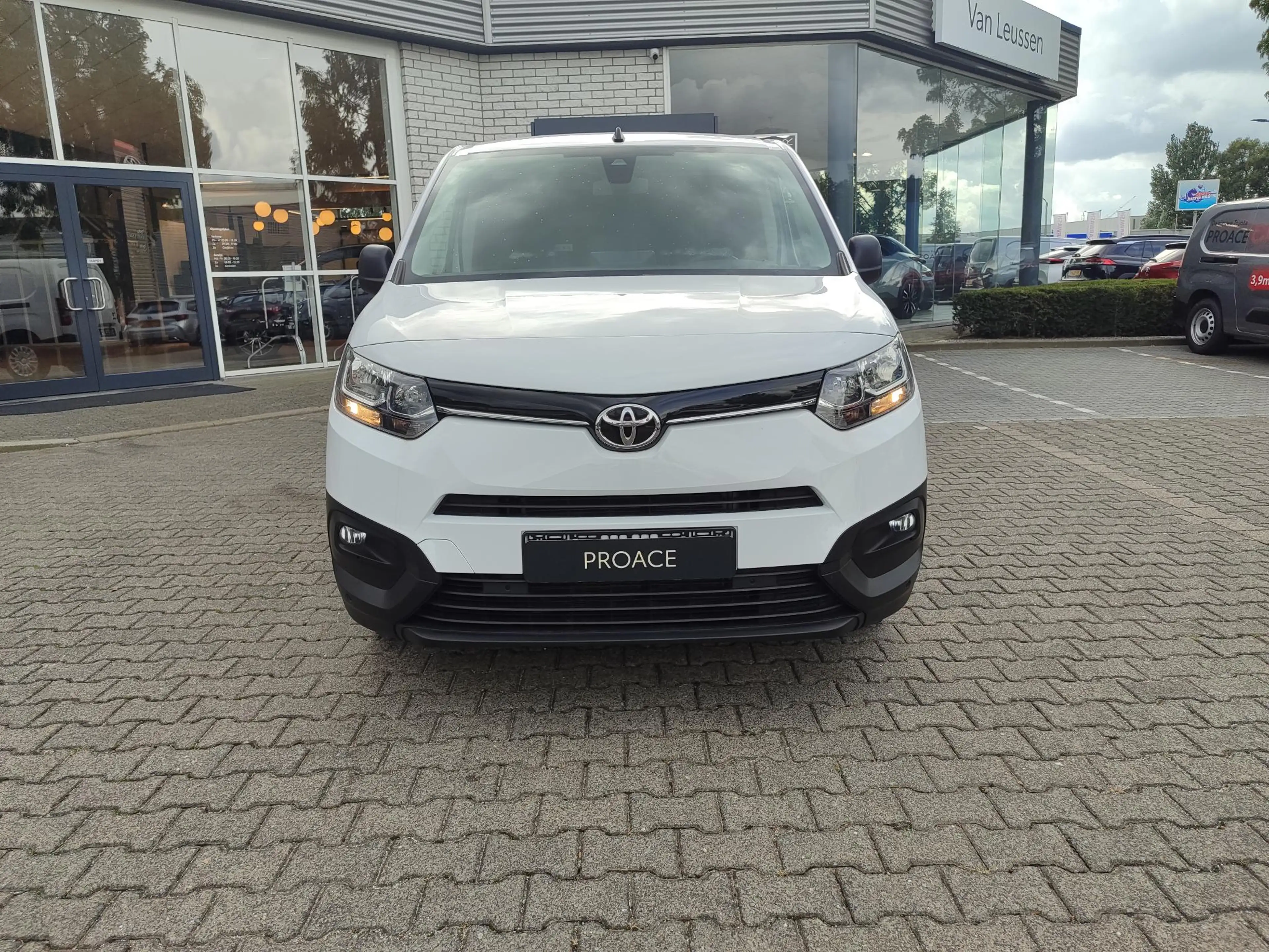 Toyota Proace City 1.5 D-4D COOL L2 3-PERS AIRCO CRUISE BETIMMERD P-S — photo 26