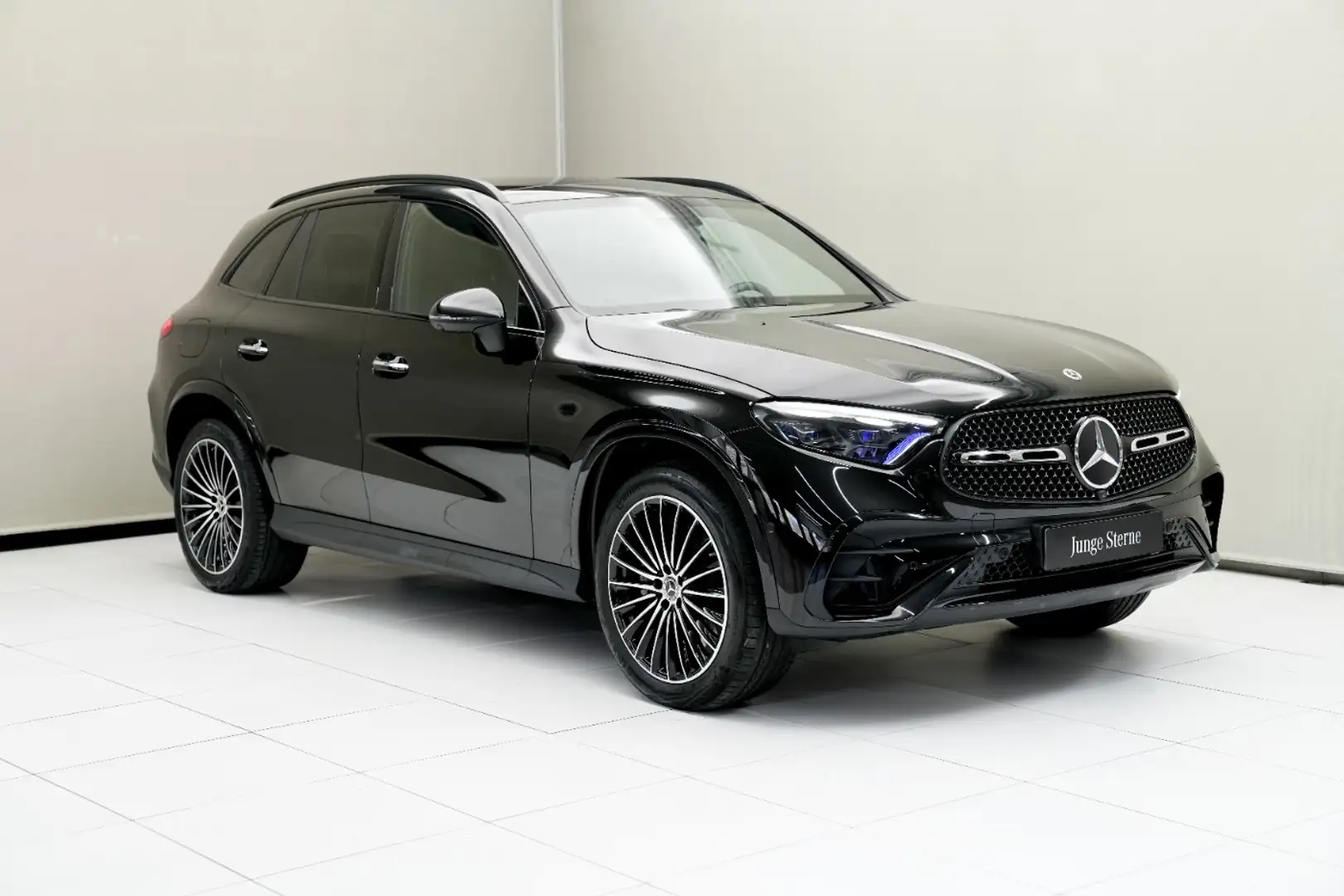 Mercedes-Benz GLC 300 de 4MATIC Österreich-Edition LED Sport Zwart - 2