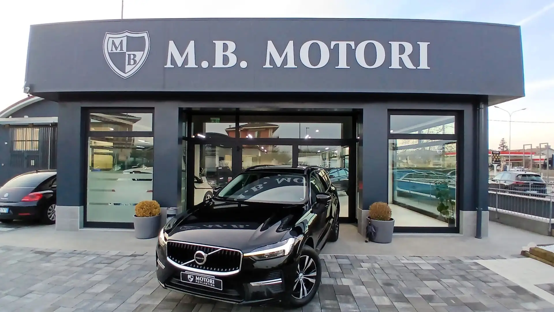 Volvo XC60 XC60 II 2022 2.0 b4 Momentum awd *PREZZO PROMO* Schwarz - 1