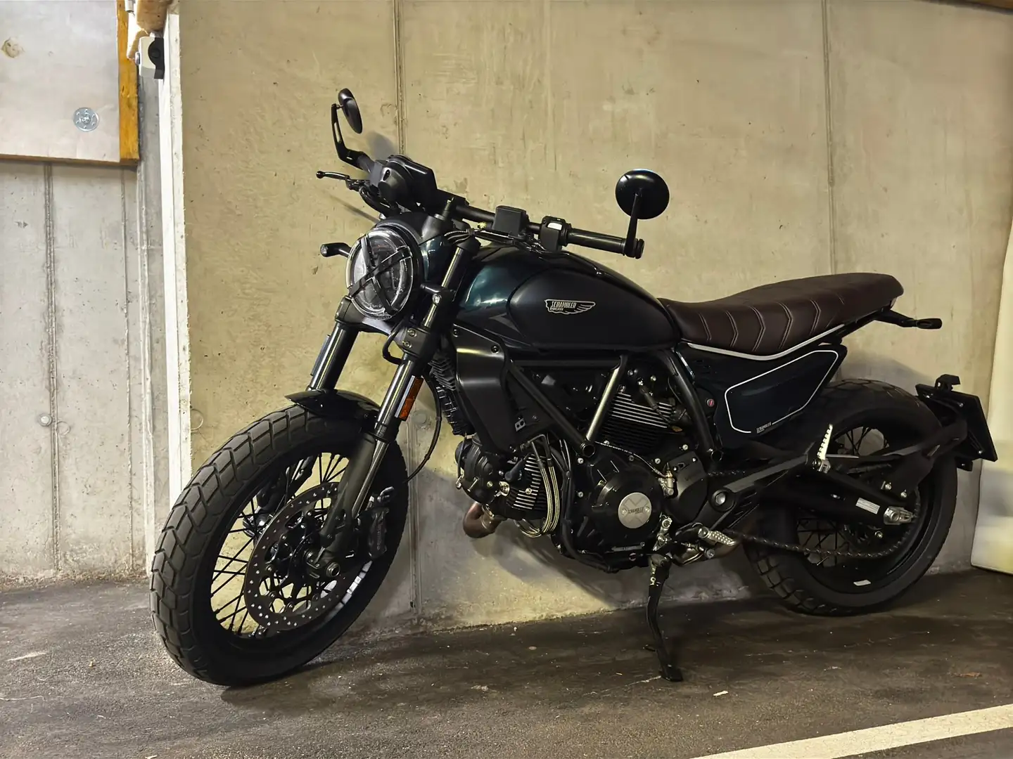 Ducati Scrambler Nightshift Blau - 2