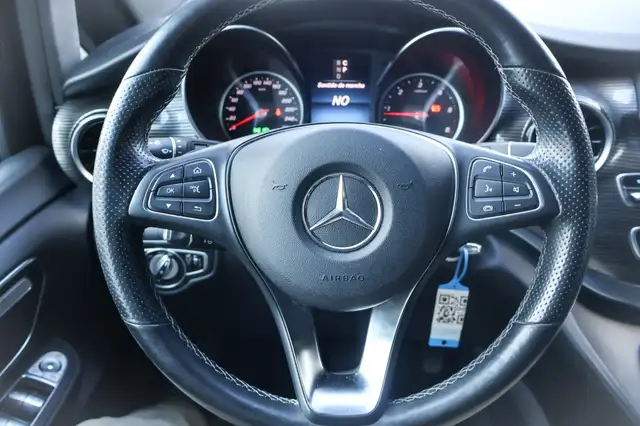 Mercedes-Benz V-Class view 13