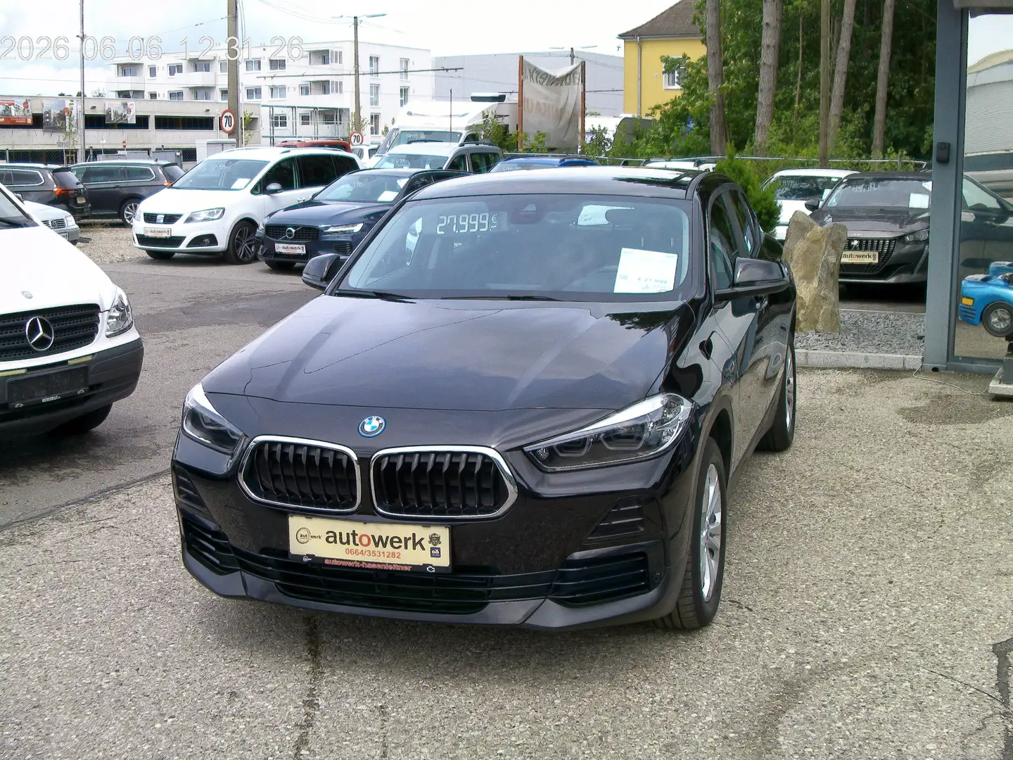 BMW X2 xDrive 25 e Advantage Schwarz - 2
