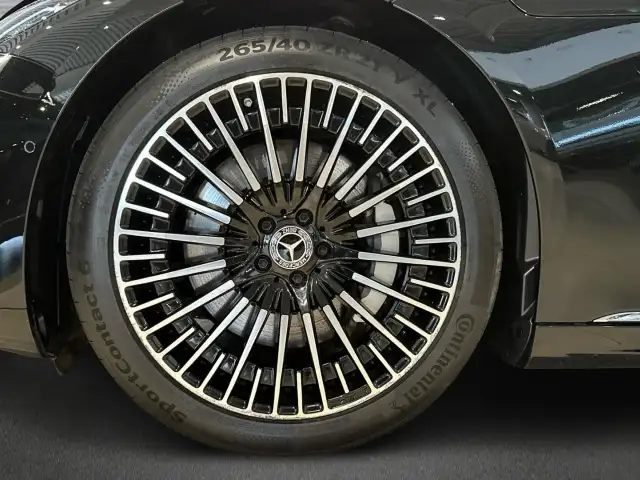 Mercedes-Benz Eqs view 5